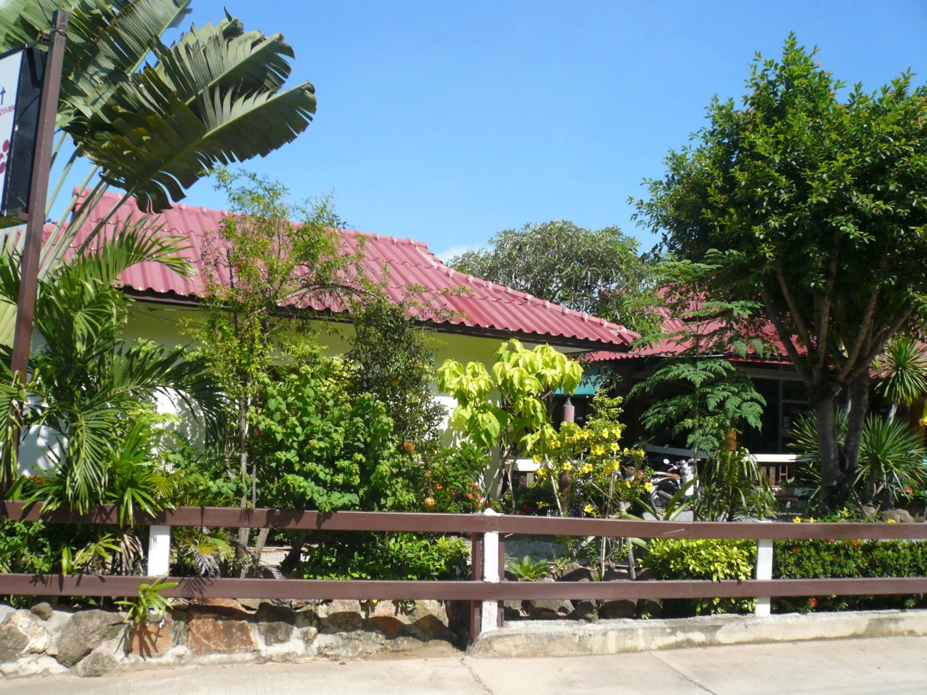 Property building in Baan Lamai Resort