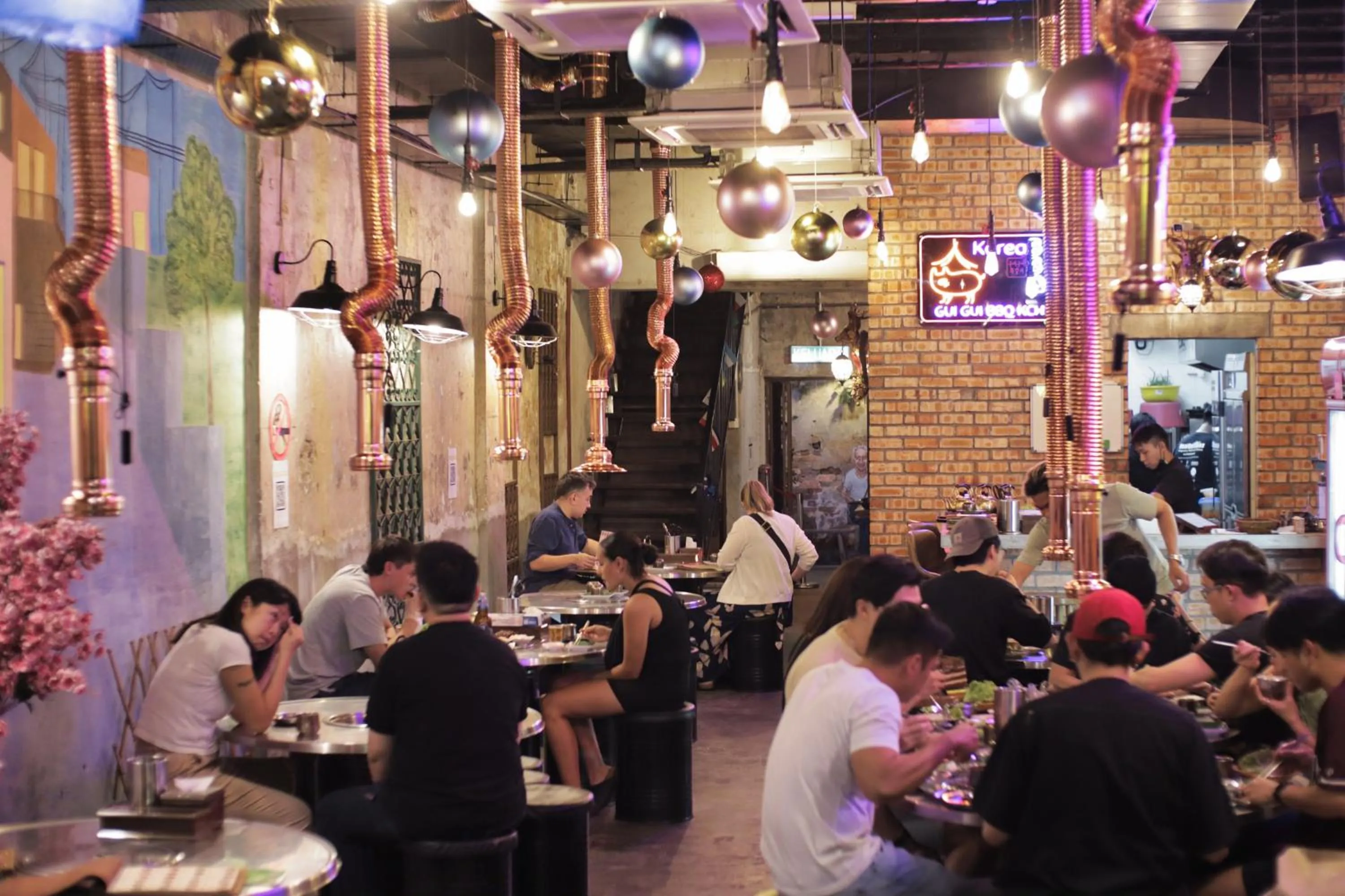 Restaurant/places to eat in Rain Forest Hotel