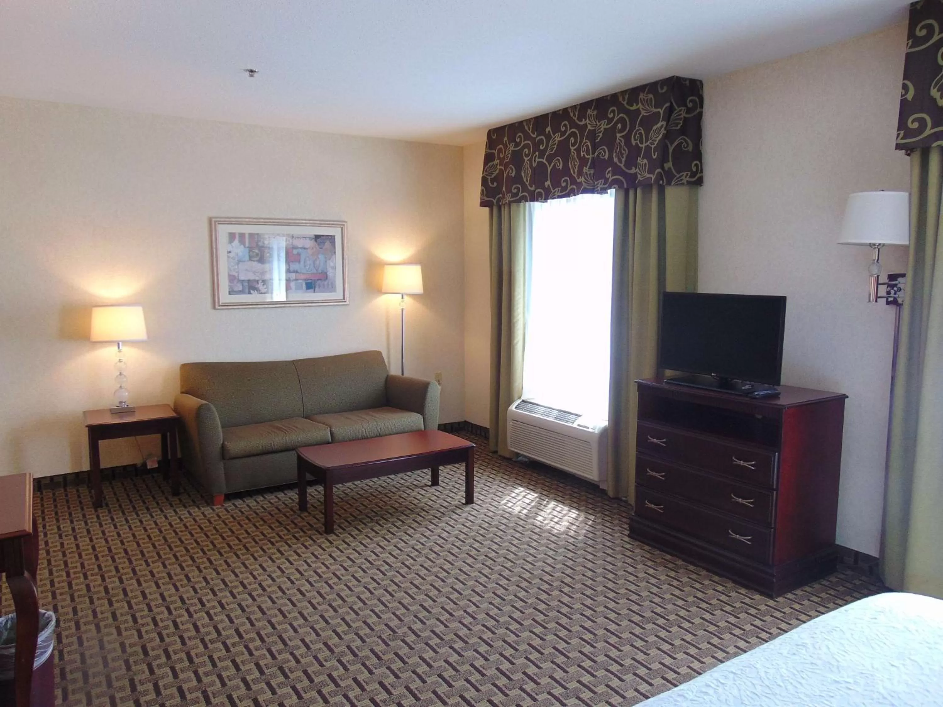 Bedroom, Bed in Hampton Inn & Suites Cleveland-Mentor