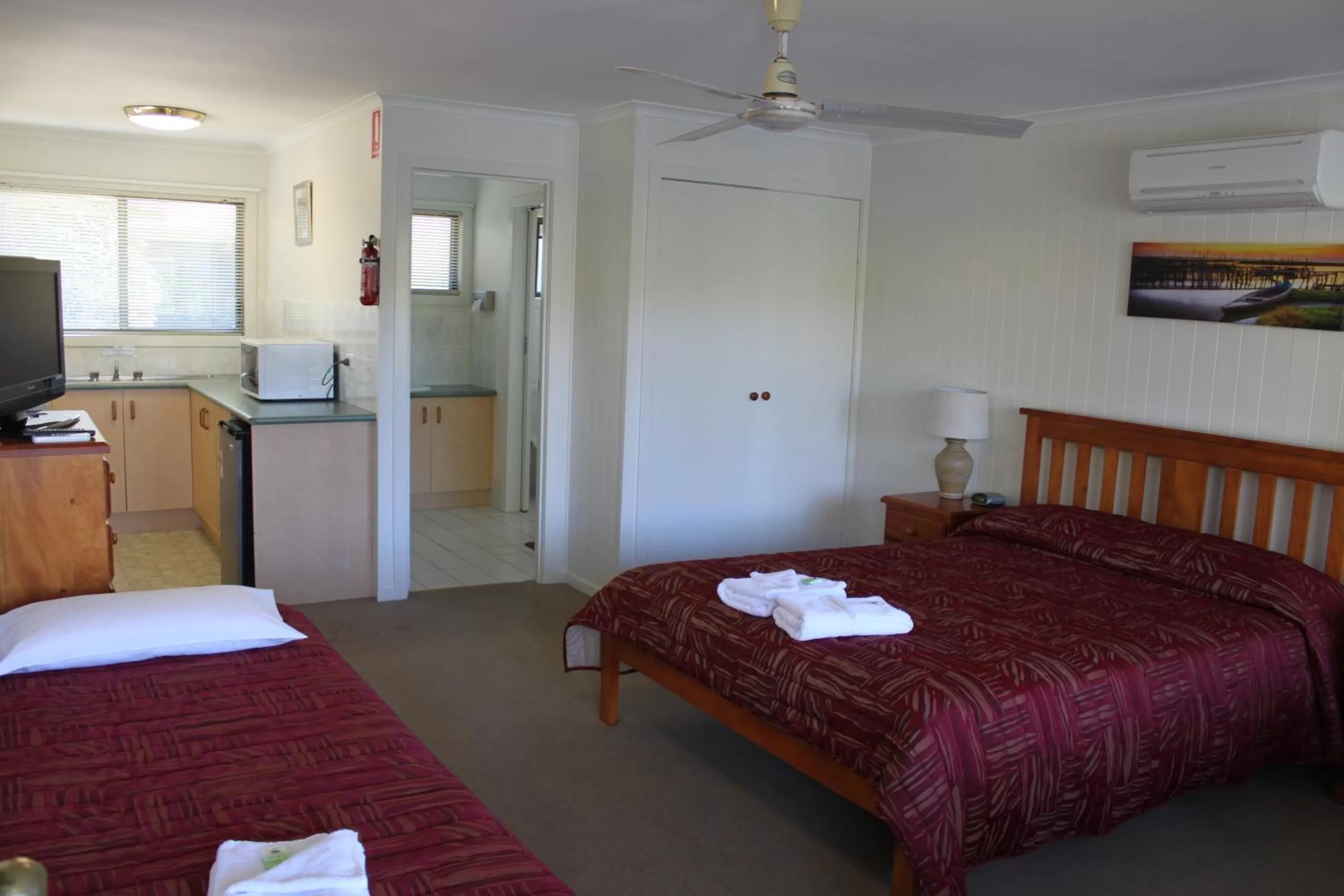 Photo of the whole room in Sanctuary Lakes Fauna Retreat