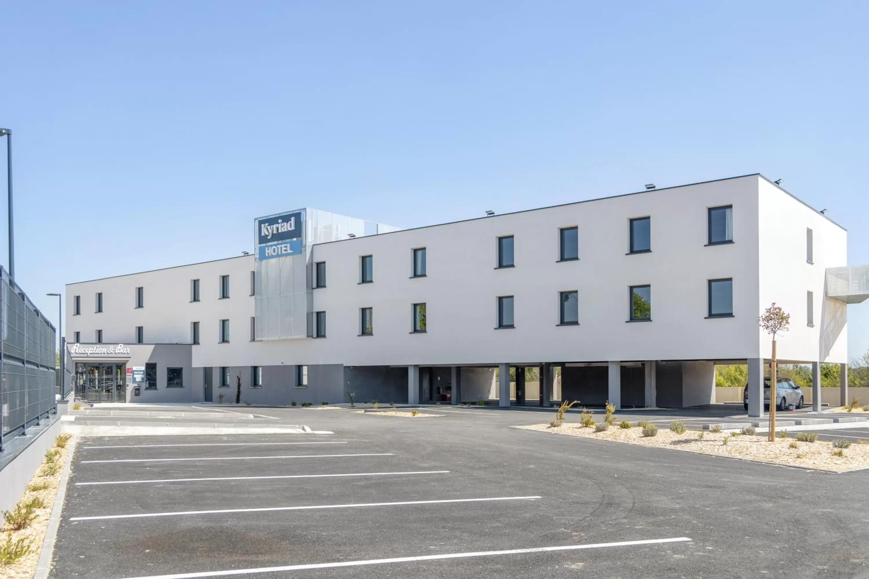 Property building in Kyriad Bordeaux Nord Sainte Eulalie