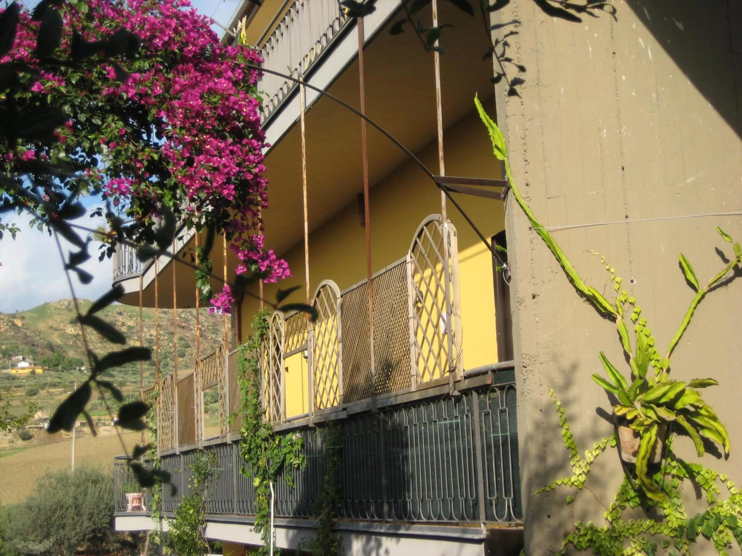 Property building in Oasi del Lago