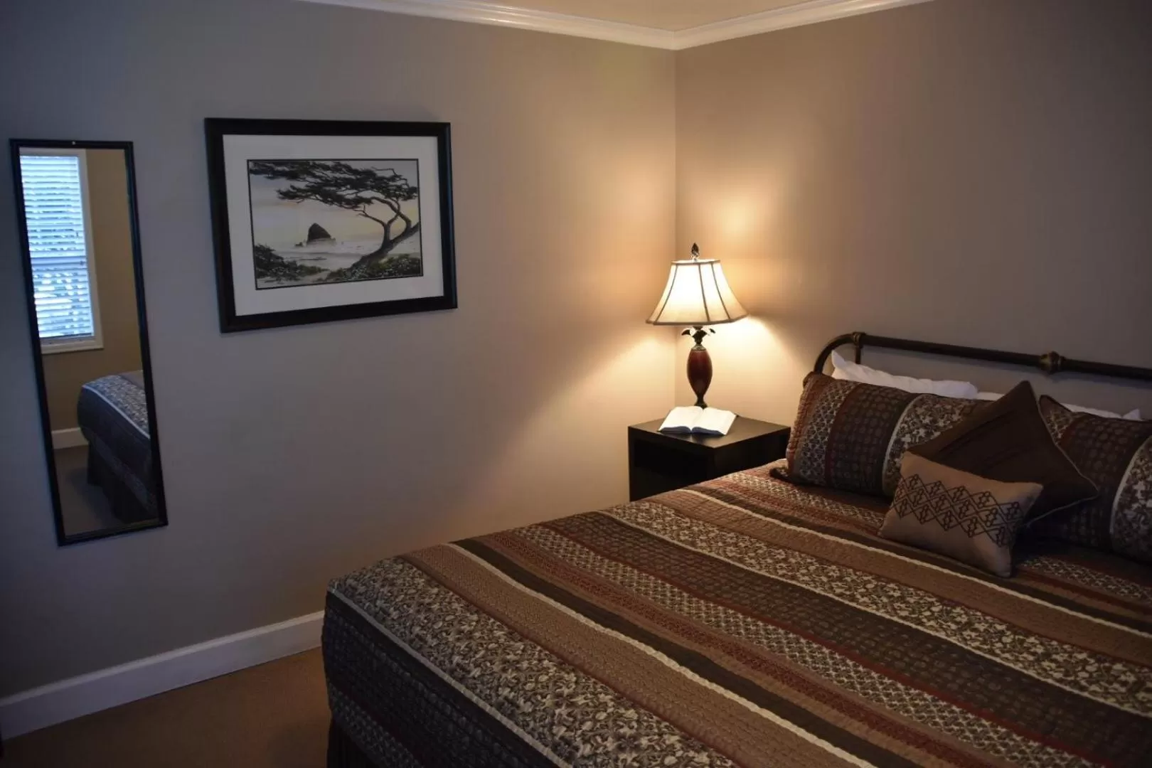 Bed in Ecola Creek Lodge