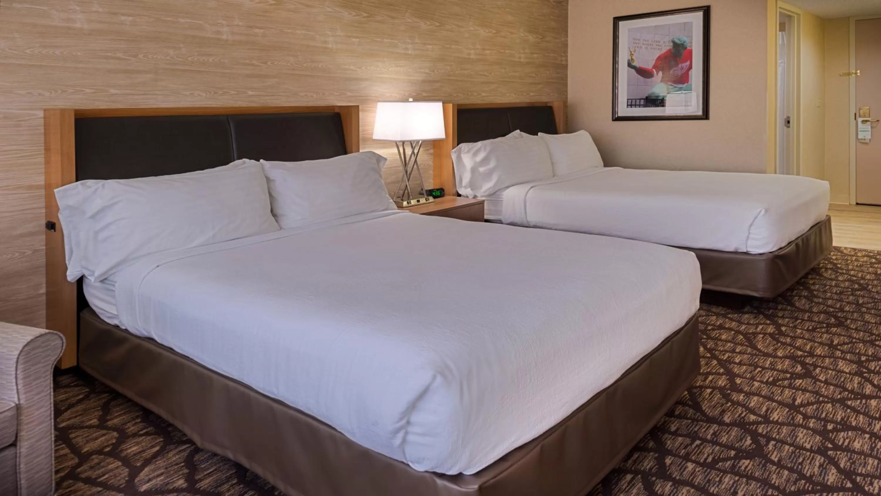 Photo of the whole room, Bed in Holiday Inn Hotel & Suites Warren by IHG