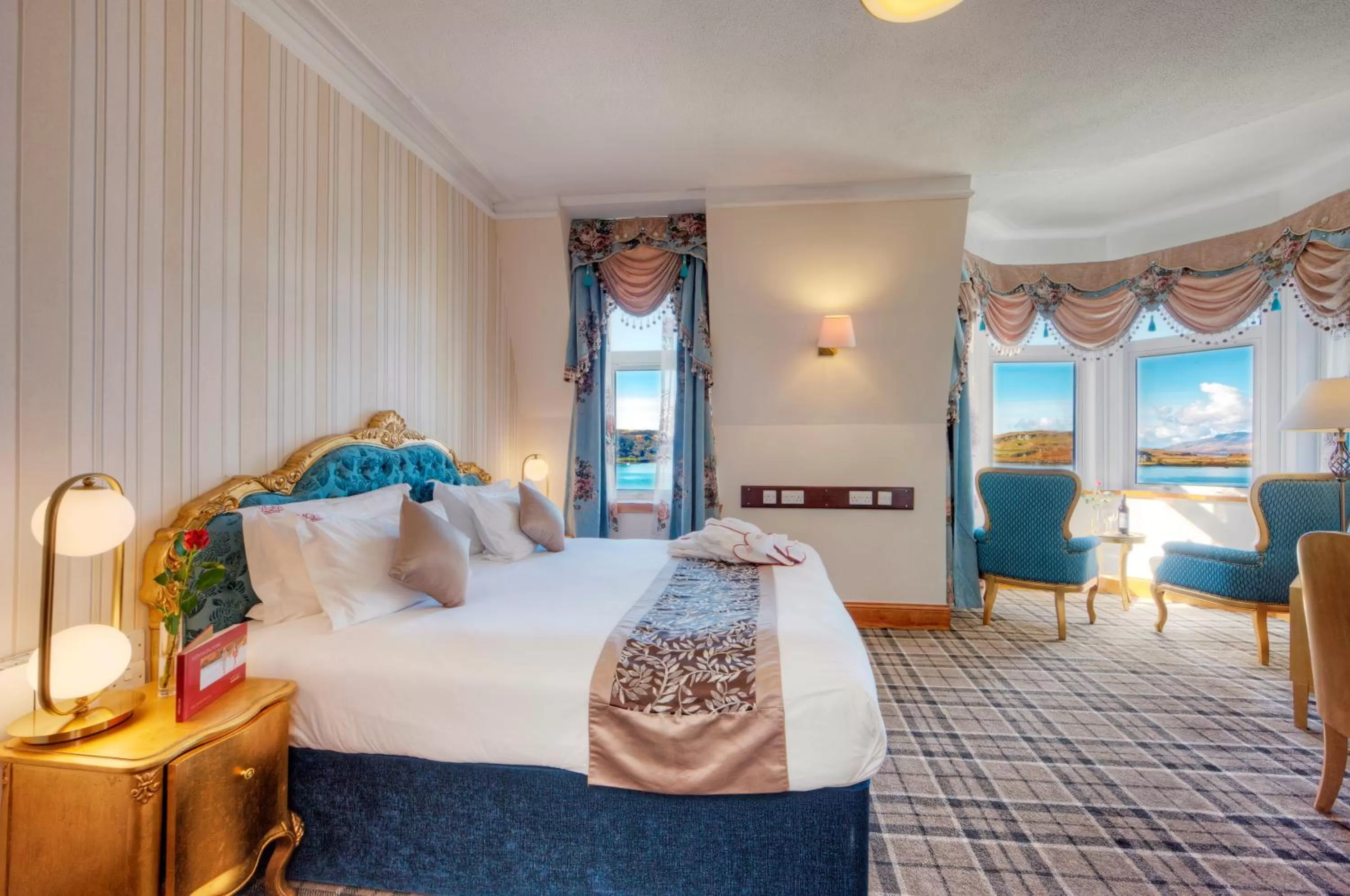 Bedroom, Bed in Muthu Alexandra Hotel