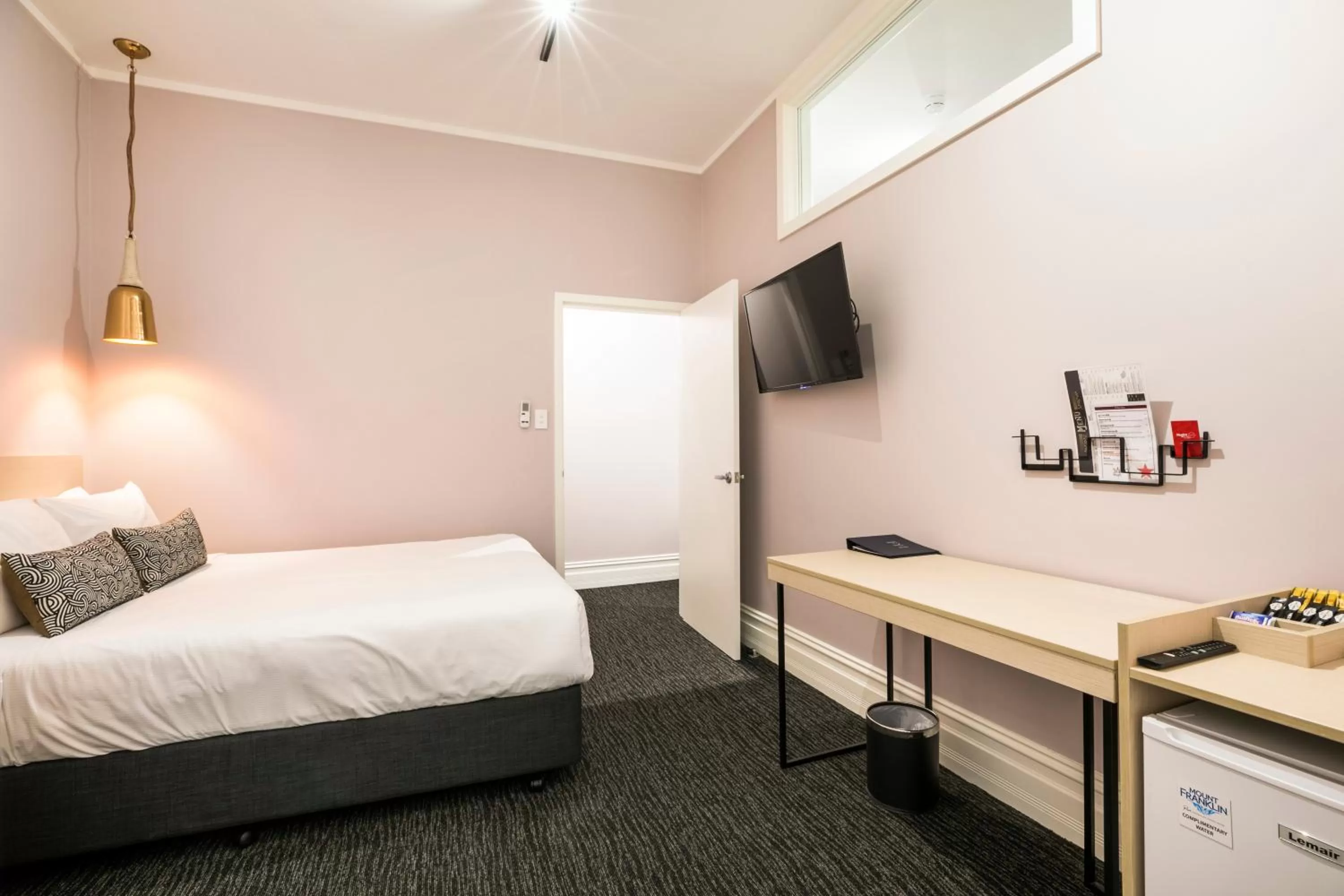 TV and multimedia, Bed in Nightcap at Belgian Beer Cafe