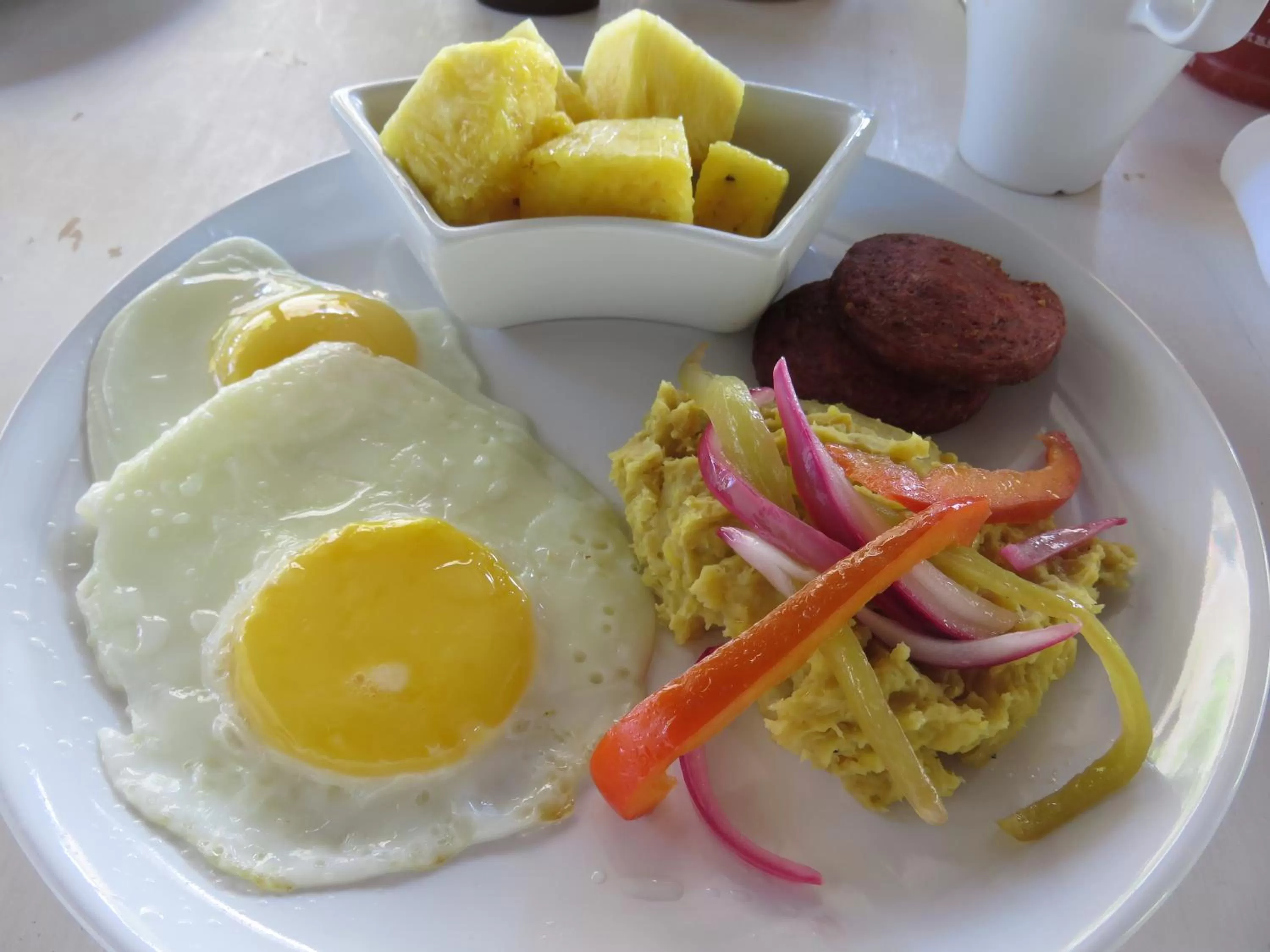 Breakfast in Garden By The Sea