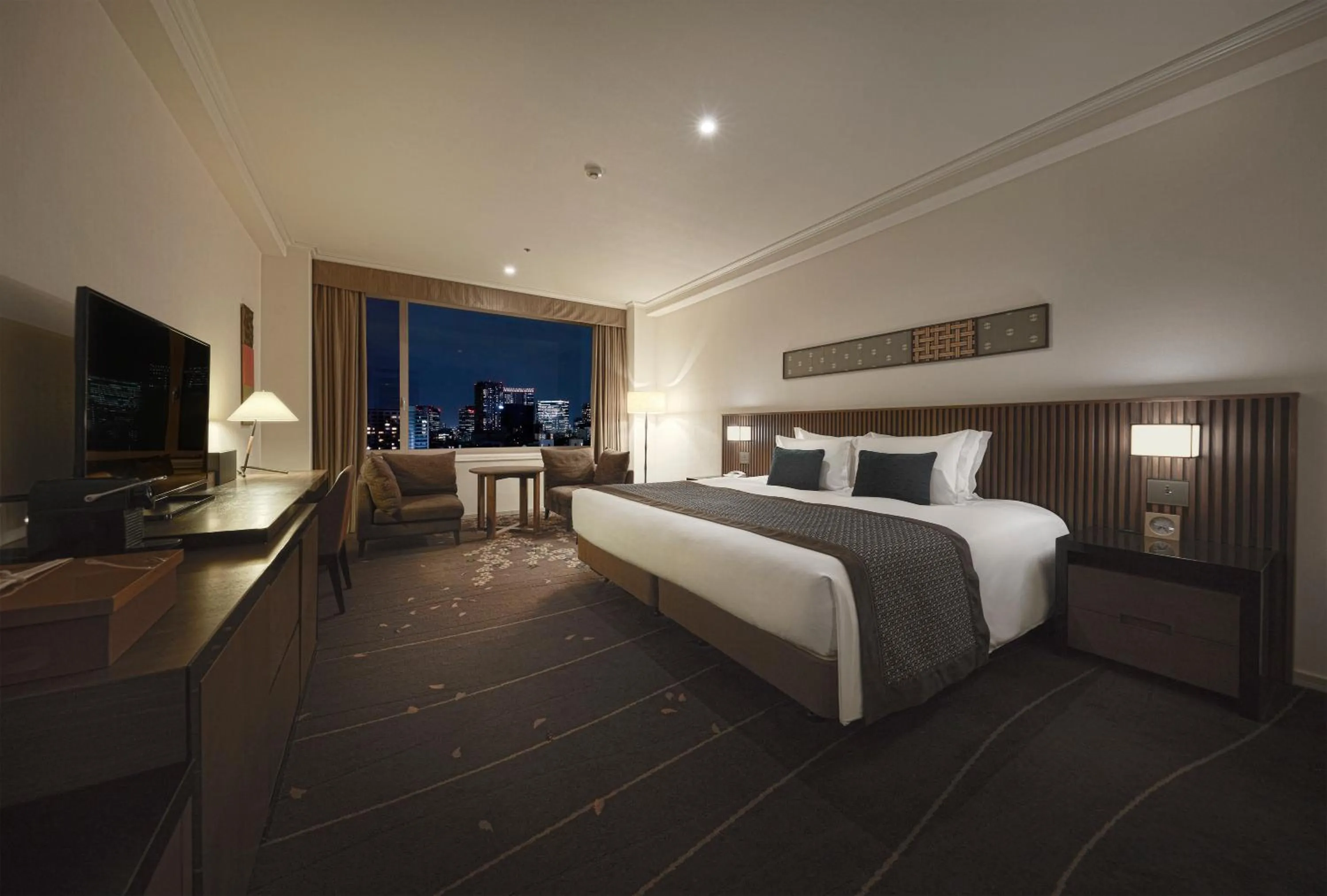 Photo of the whole room, Bed in The Prince Sakura Tower Tokyo, Autograph Collection