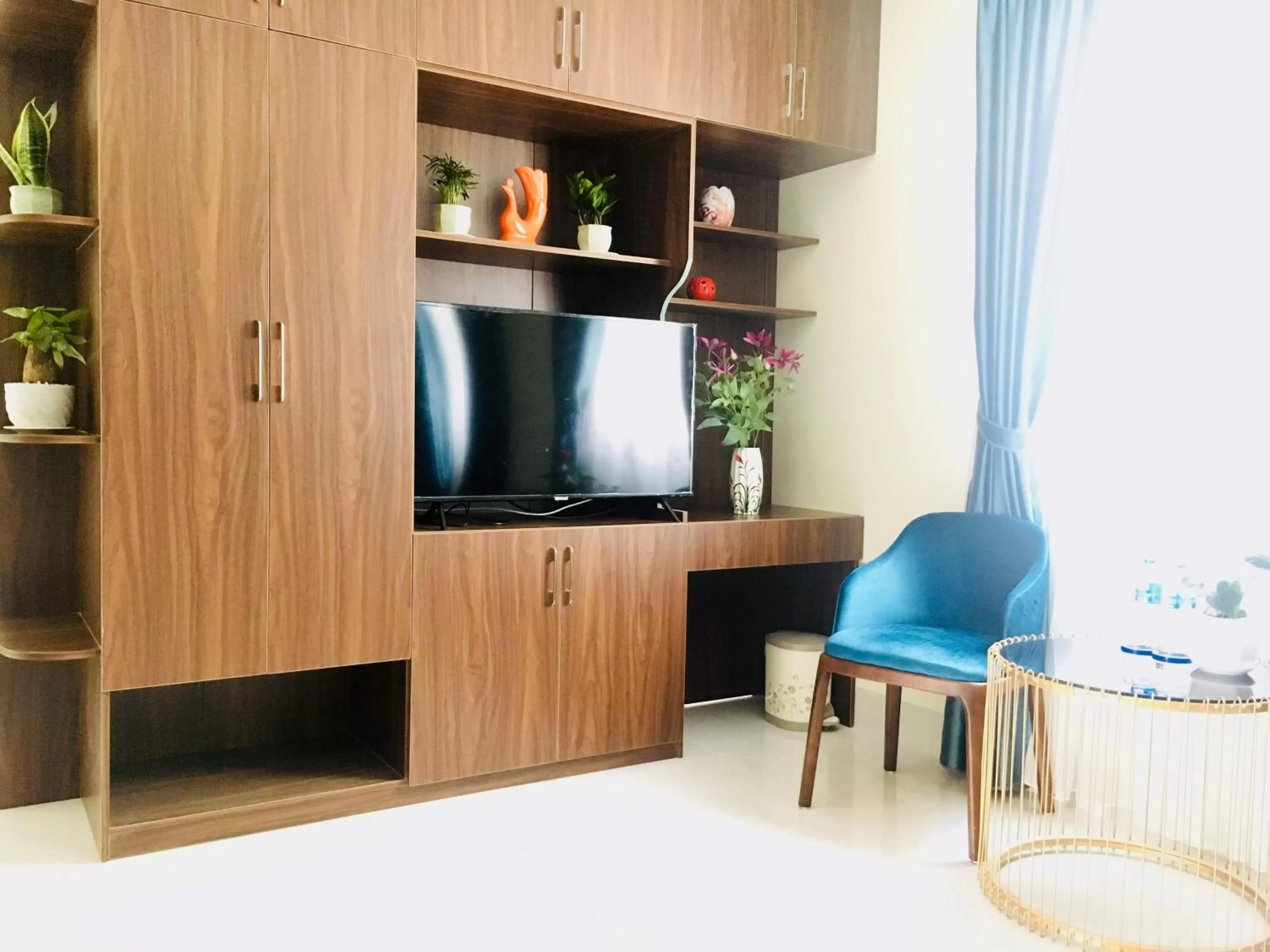 TV and multimedia in May House Hotel