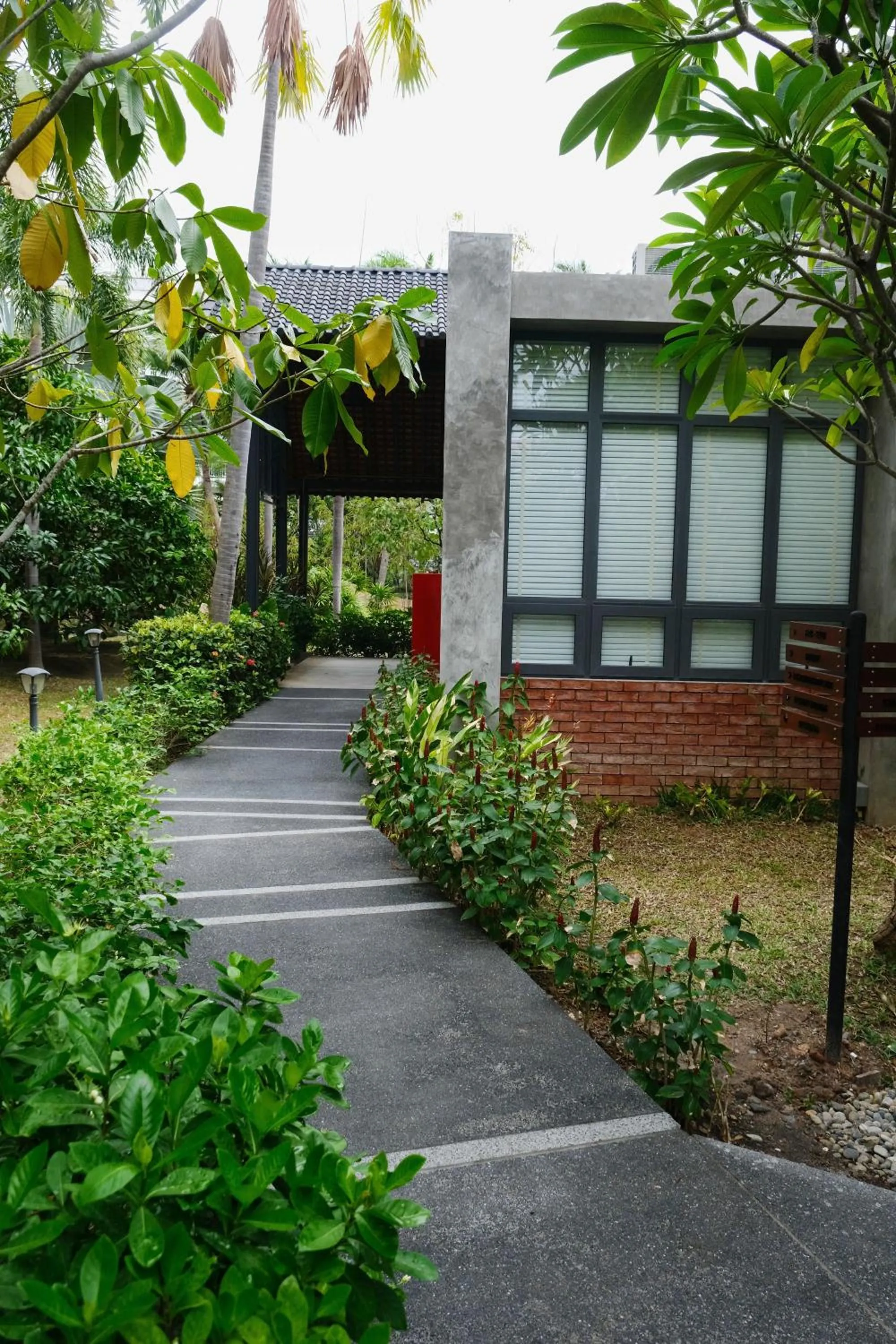 Garden in R-Mar Resort and Spa Patong, Phuket