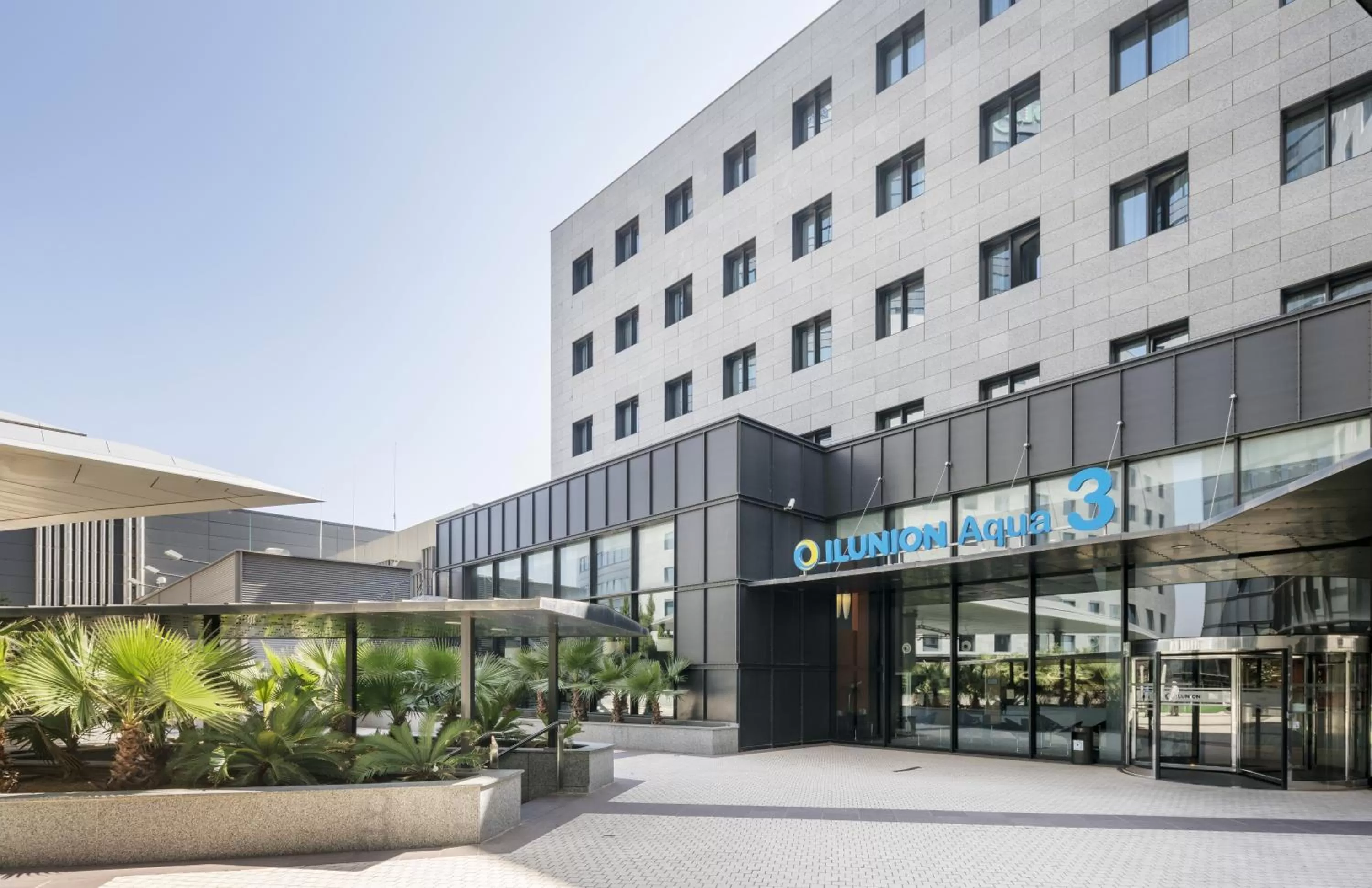 Facade/entrance in Ilunion Aqua 3