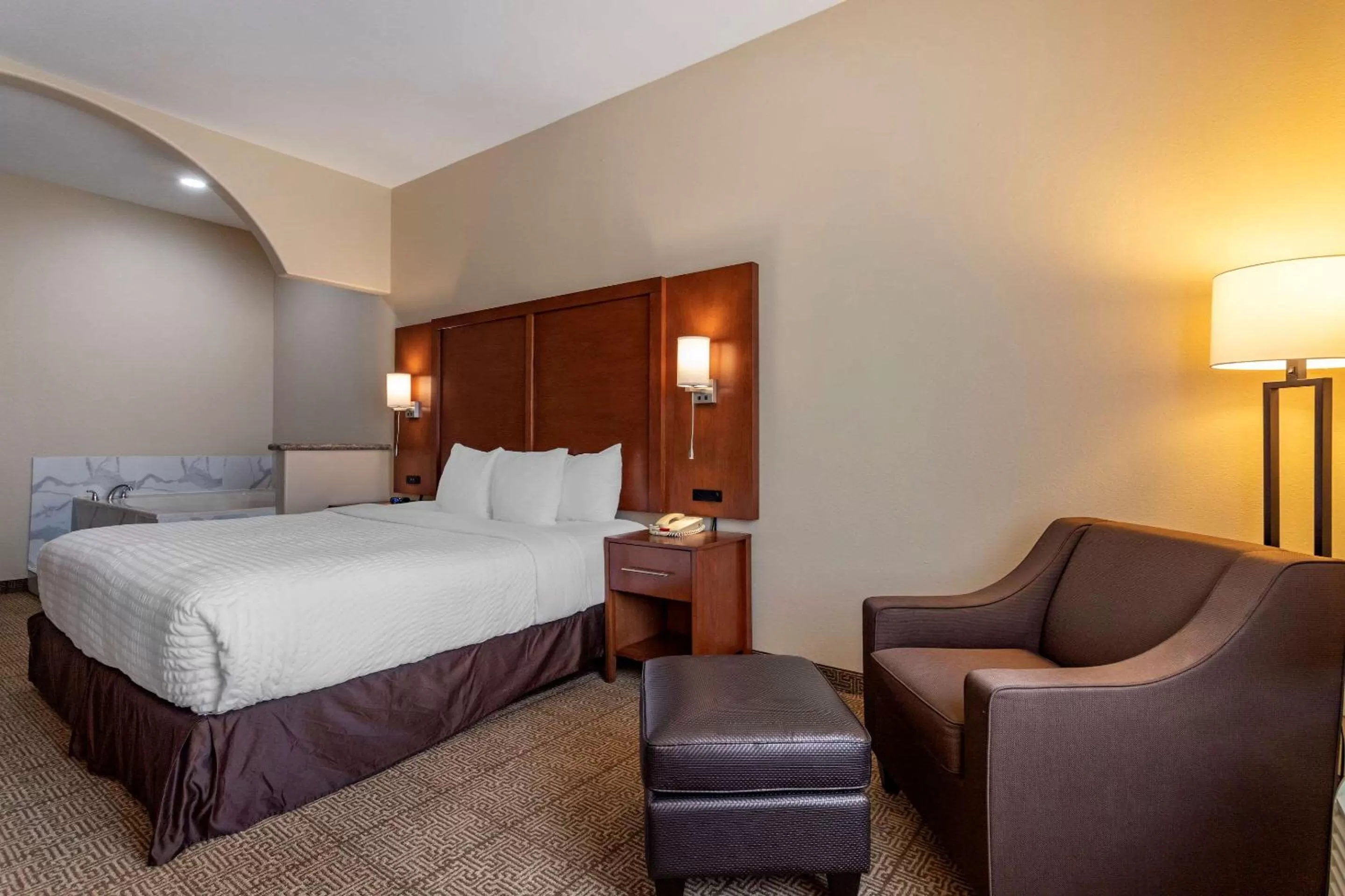 Bedroom, Bed in Comfort Suites Houston near Medical Center- NRG Stadium