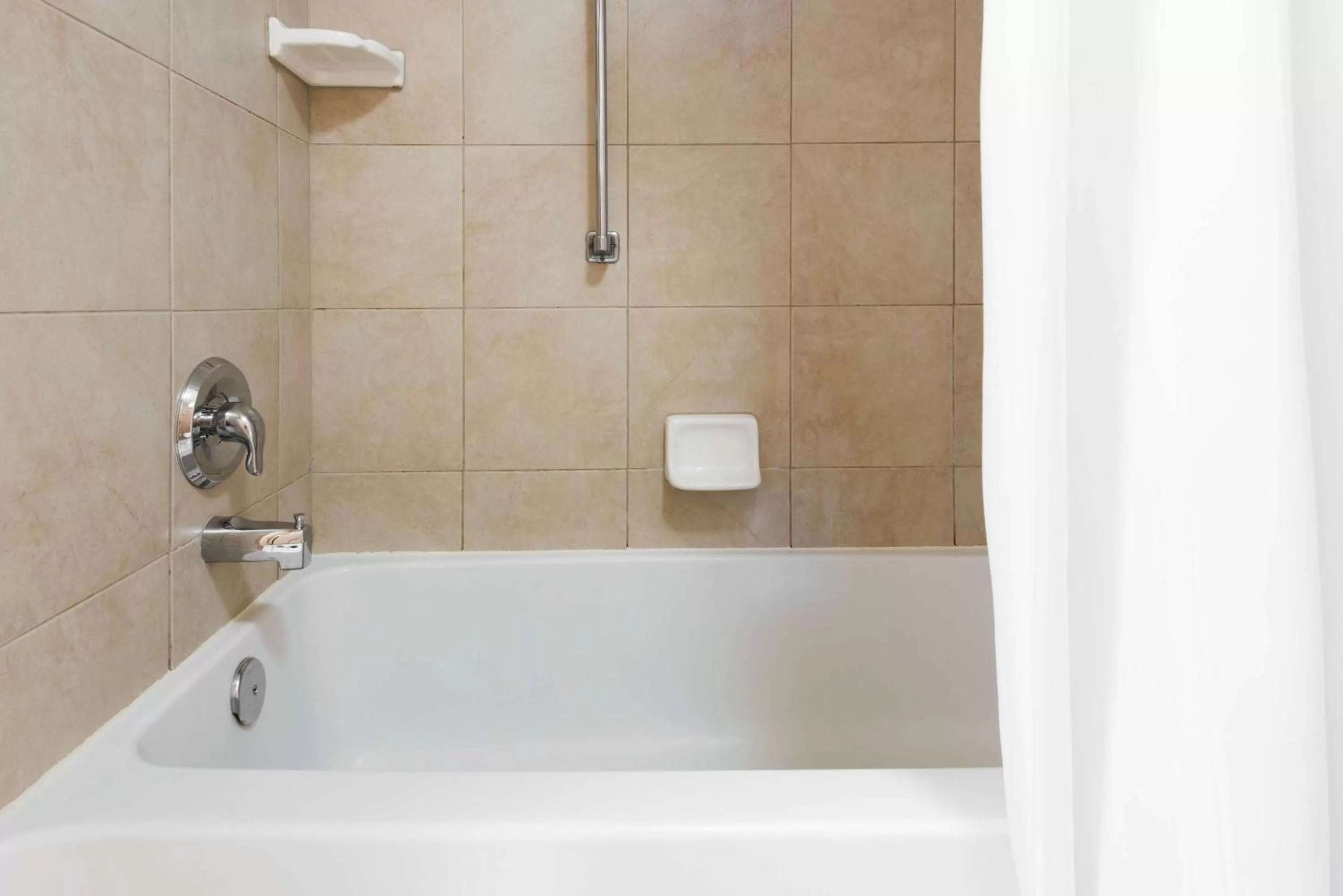 Bathroom in Homewood Suites by Hilton Buffalo-Amherst