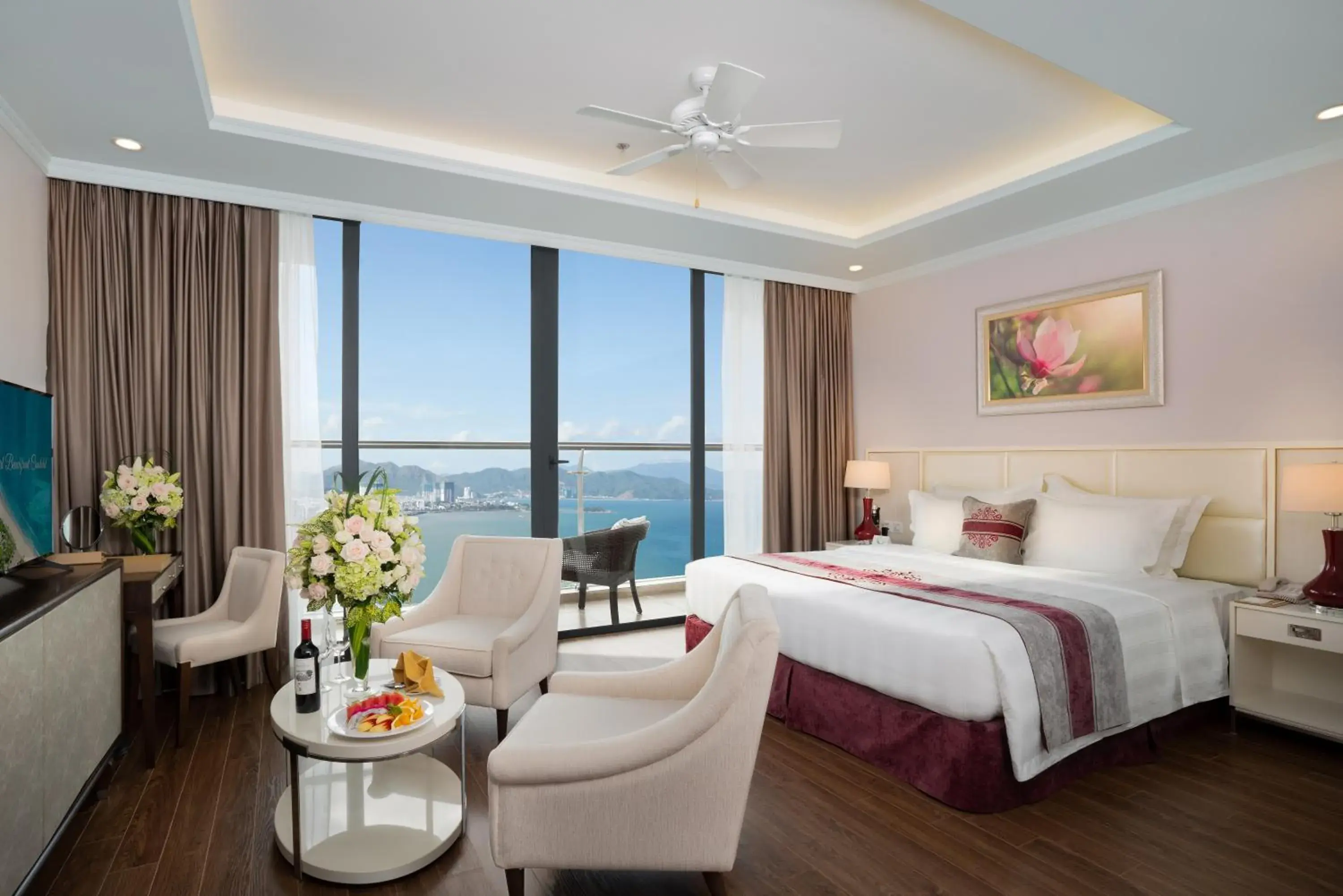 Studio Ocean View King Bed in Vinpearl Beachfront Nha Trang Studio Ocean View King Bed in Vinpearl Beachfront Nha Trang