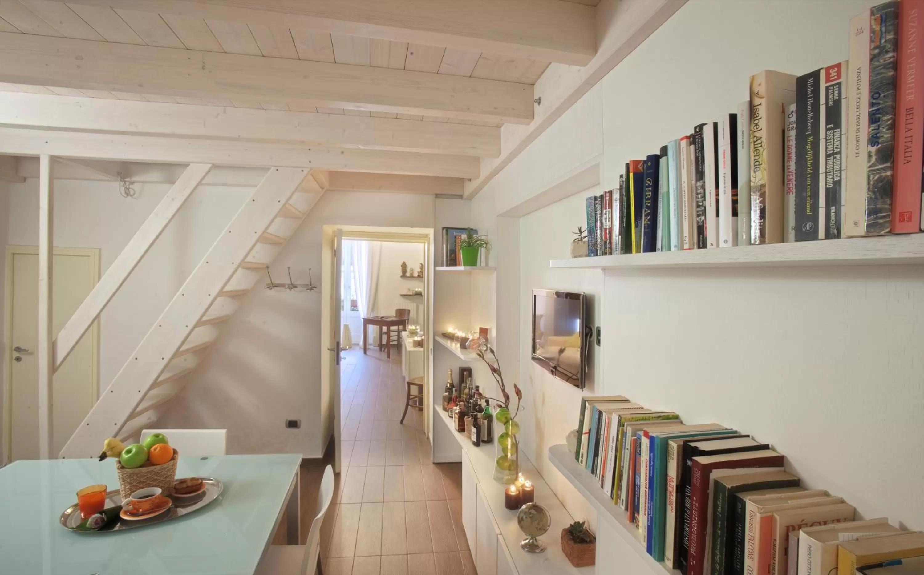 Seating area in Nonna Jole