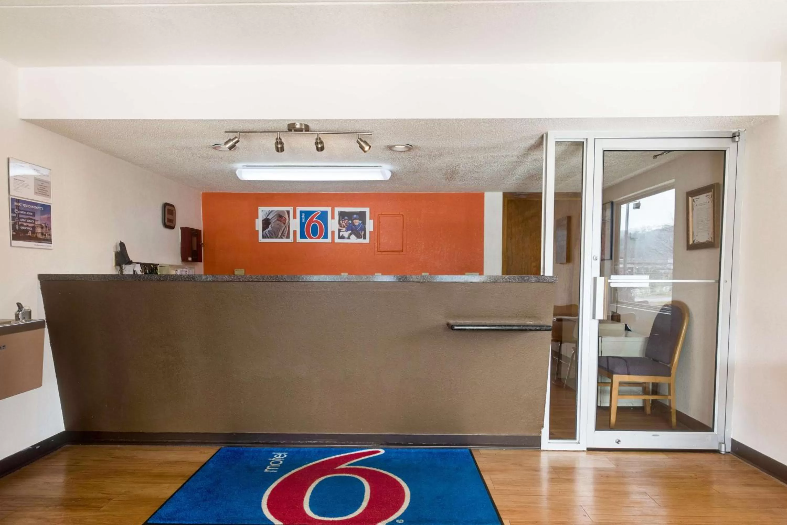 Day in Motel 6-Kingston, TN