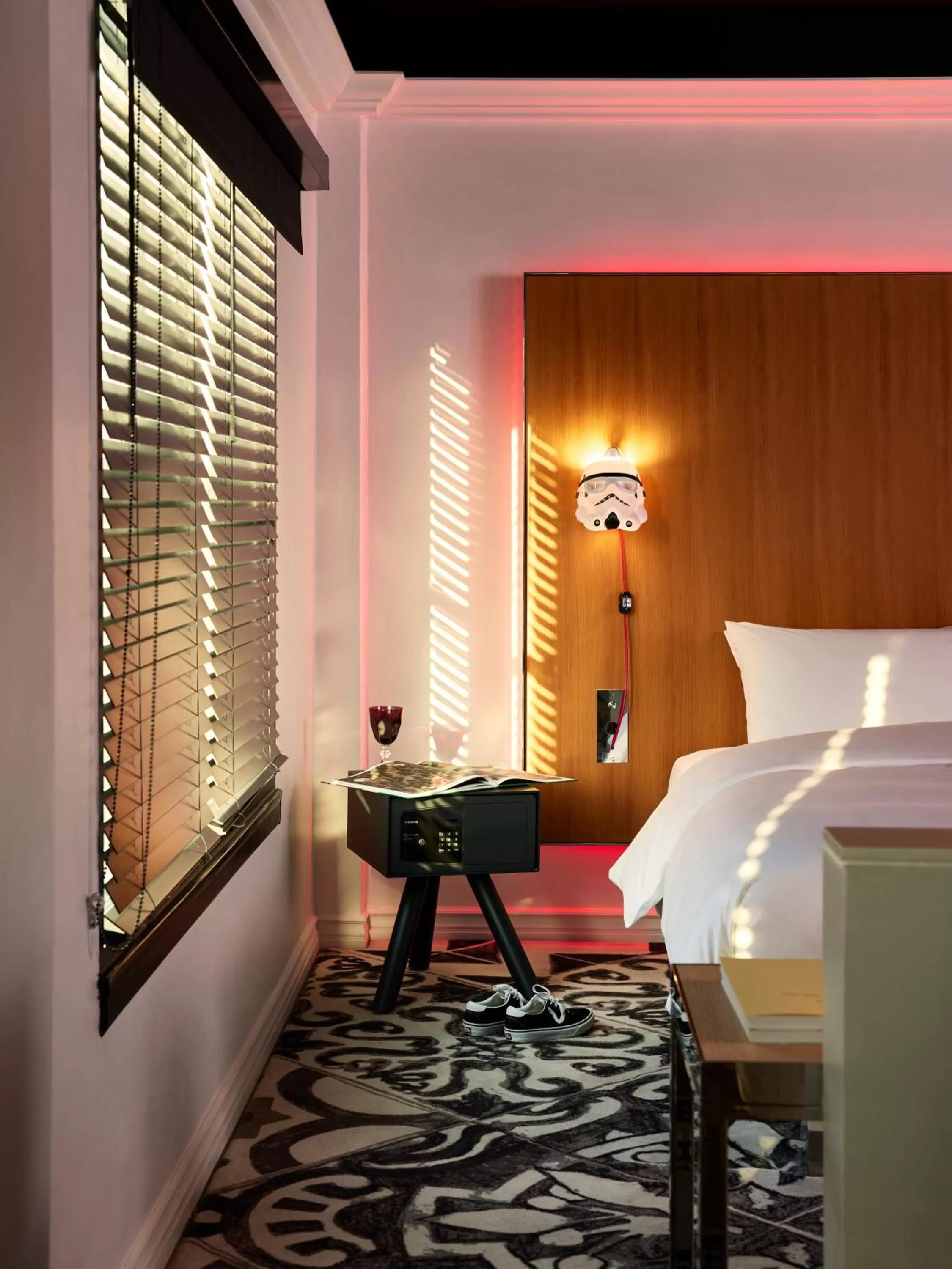 Bed in Mama Shelter Los Angeles