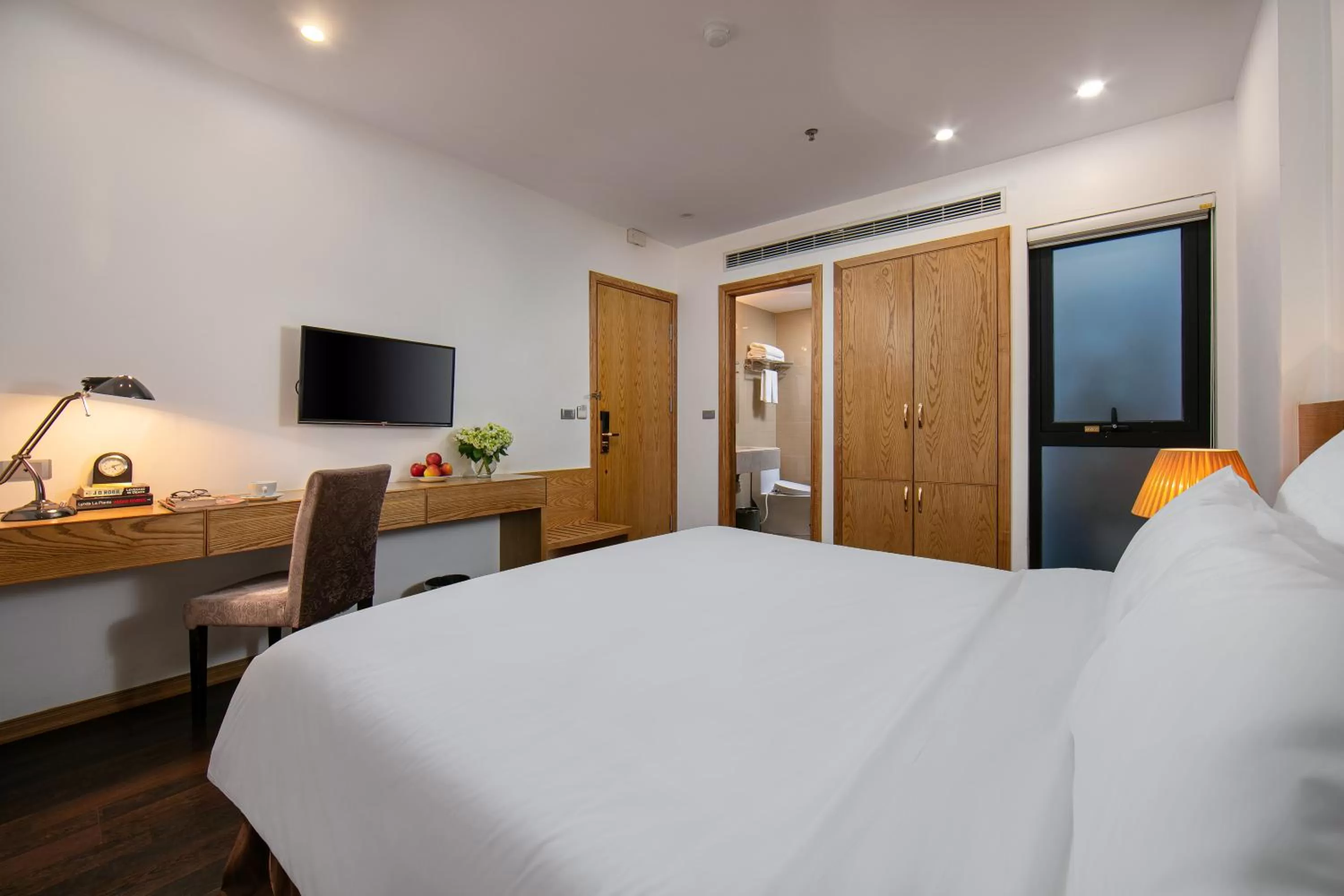 Property building, Bed in Hanoi Paon Hotel Spa & Sky Bar