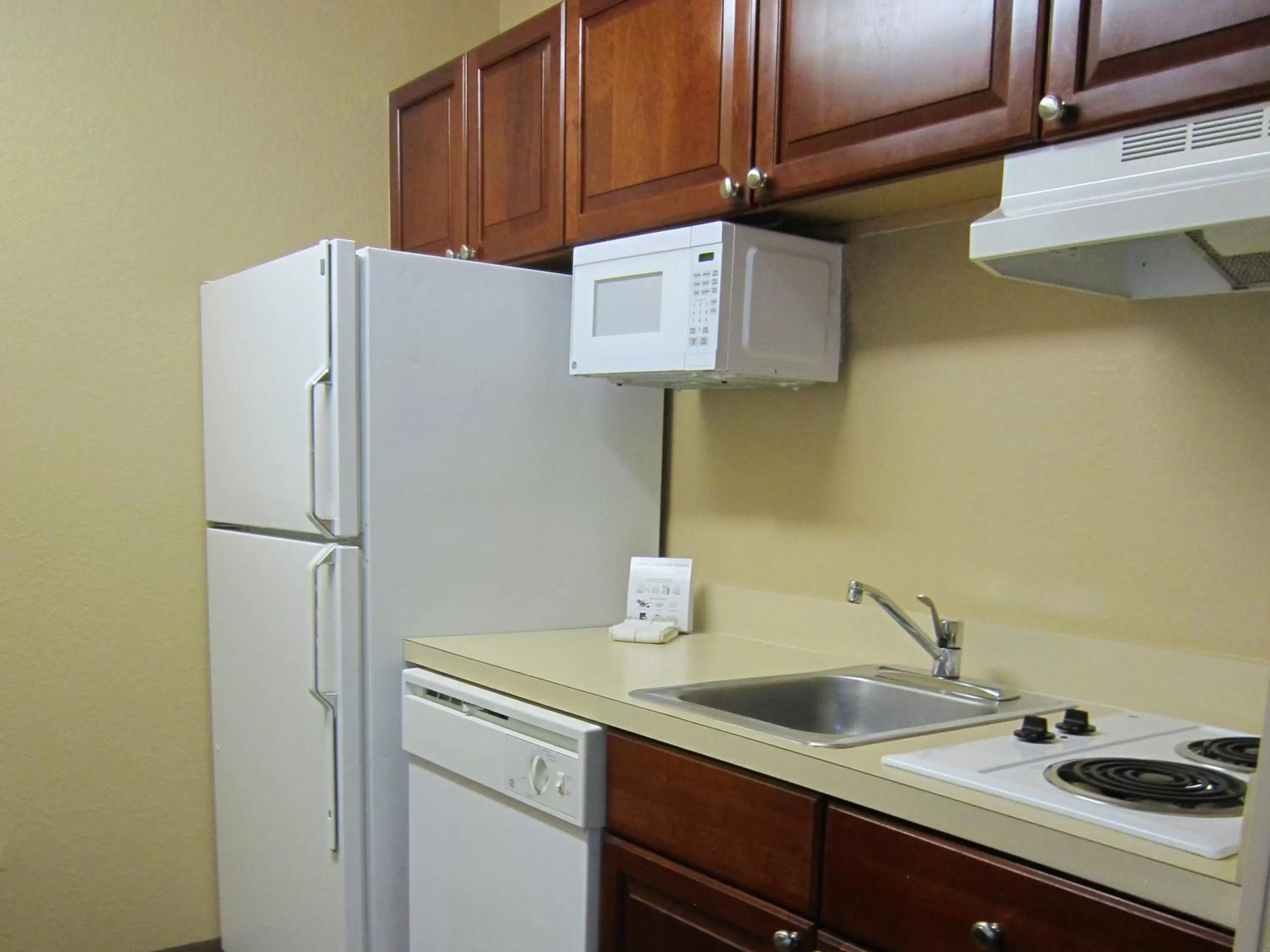 Kitchen or kitchenette in Extended Stay America Suites - Atlanta - Gwinnett Place