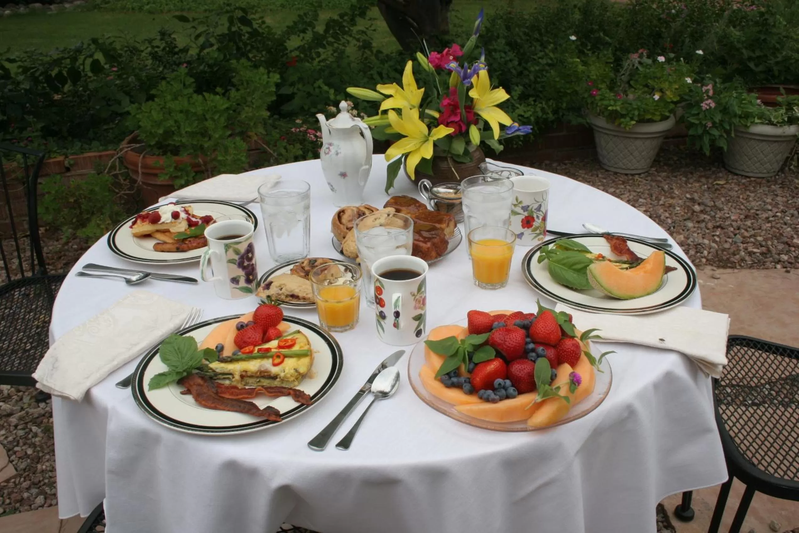 Breakfast in Mon Ami Bed and Breakfast