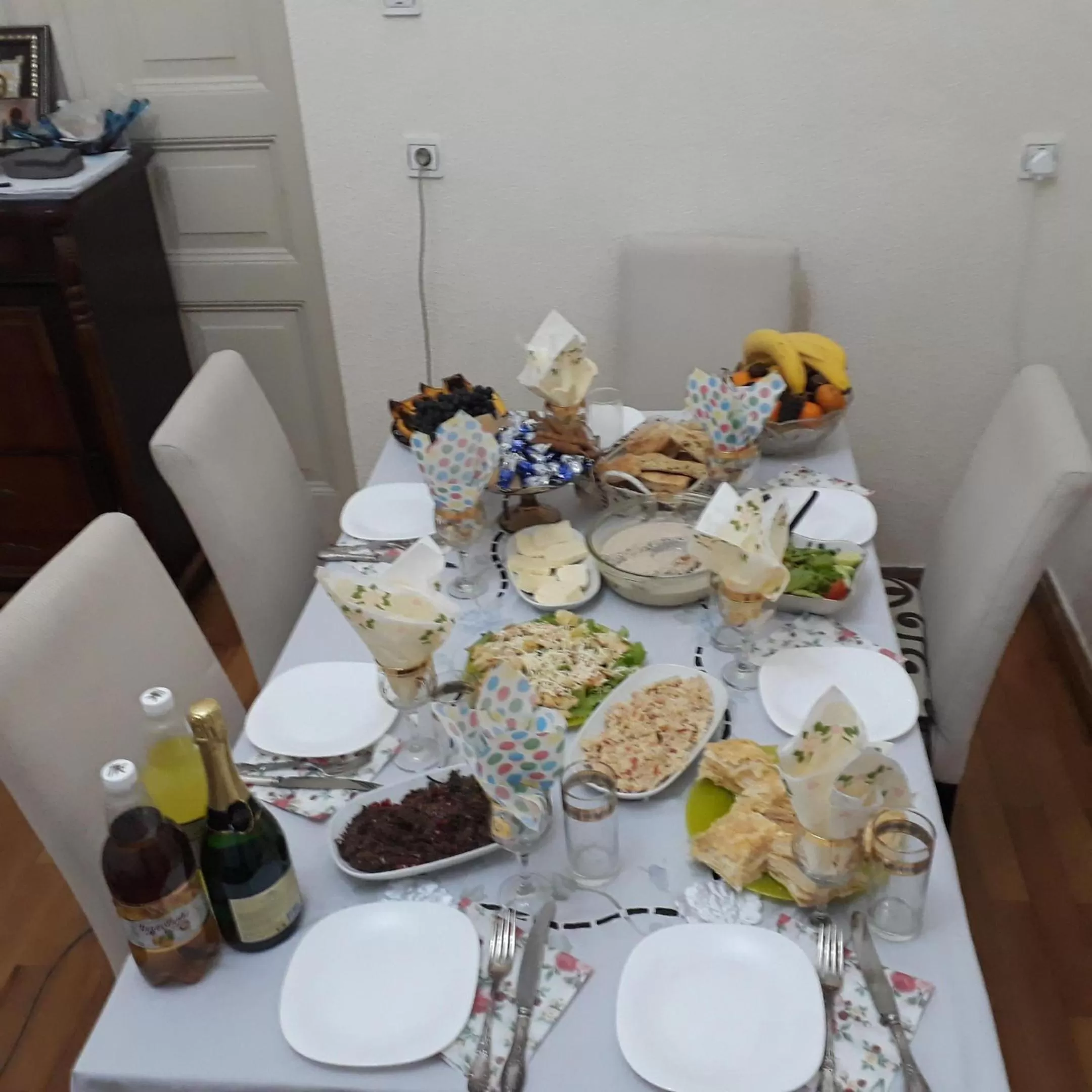 Continental breakfast, Restaurant/Places to Eat in House 1899