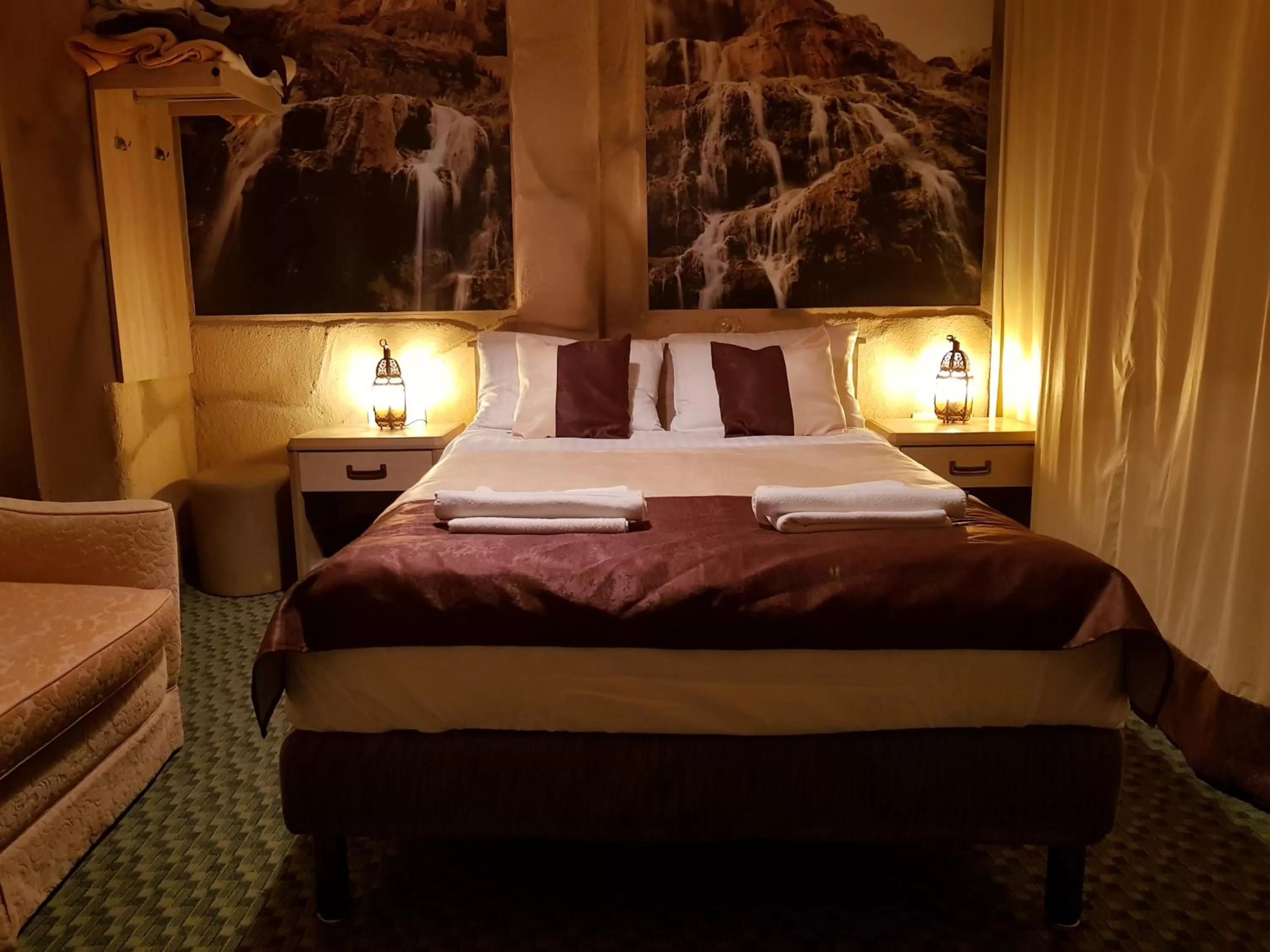 Bedroom, Bed in Petra Hotel