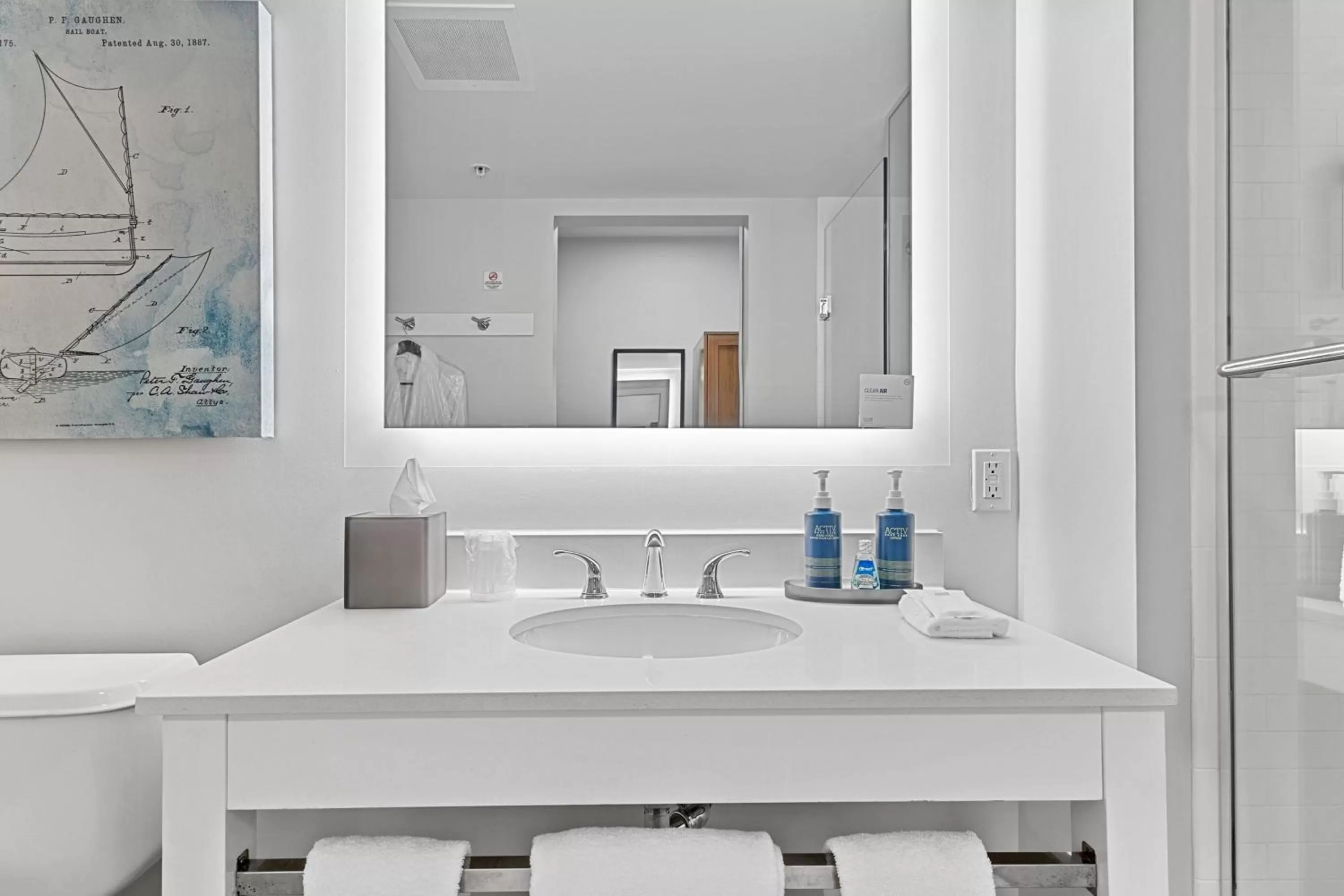 Bathroom in Four Points by Sheraton Punta Gorda Harborside