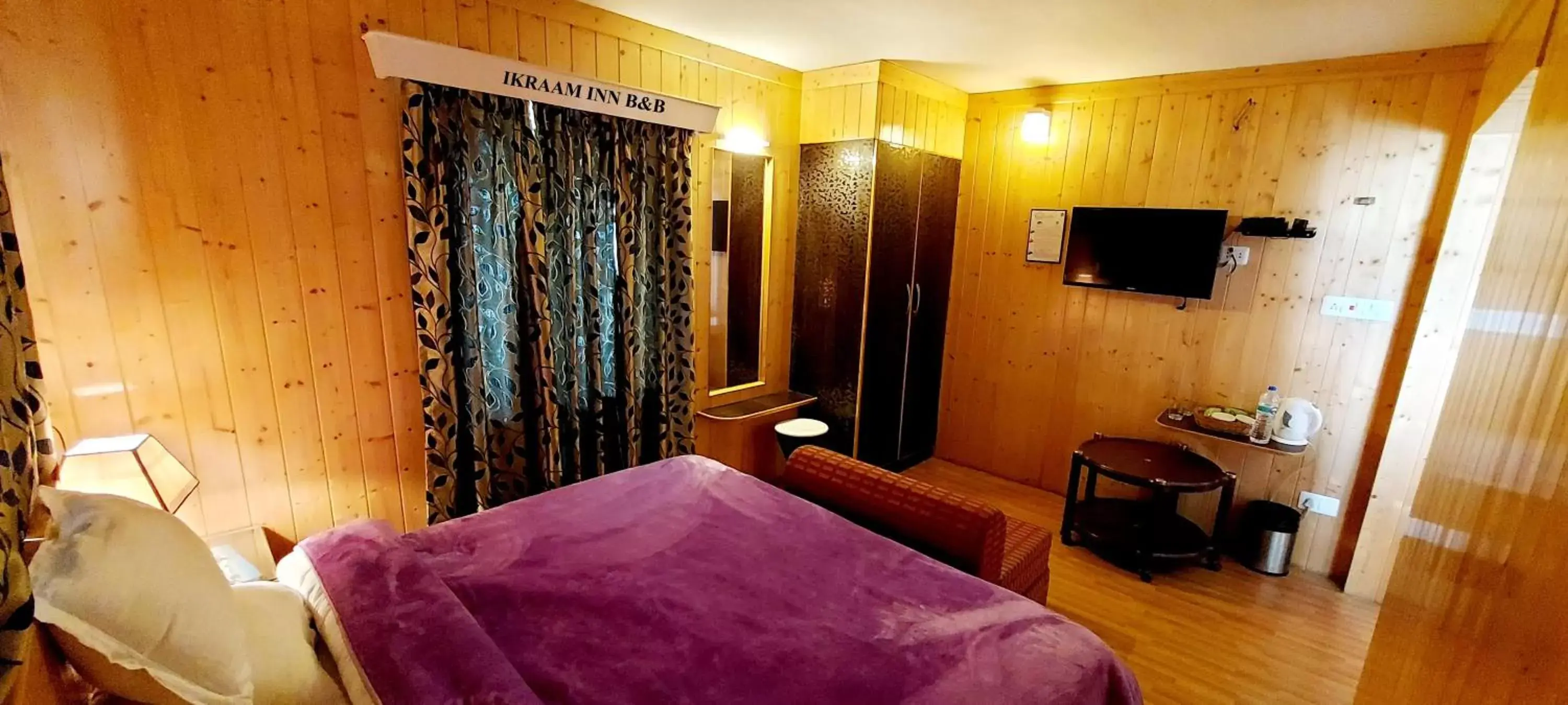 Ikraam Inn Bed & Breakfast Ikraam Inn Bed & Breakfast