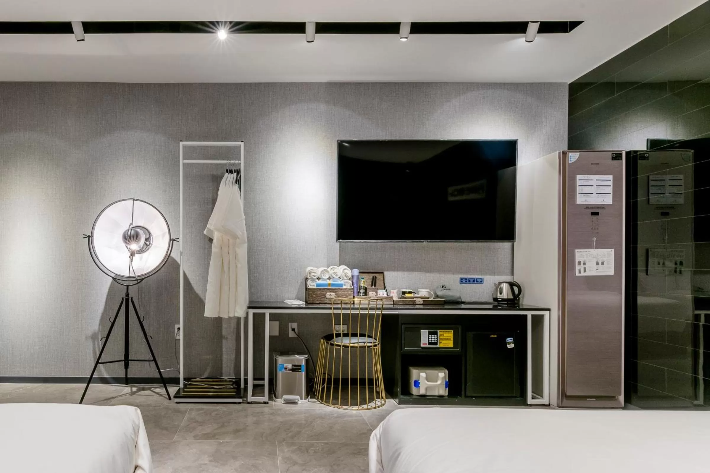 Decorative detail, Bed in Air Sky Hotel