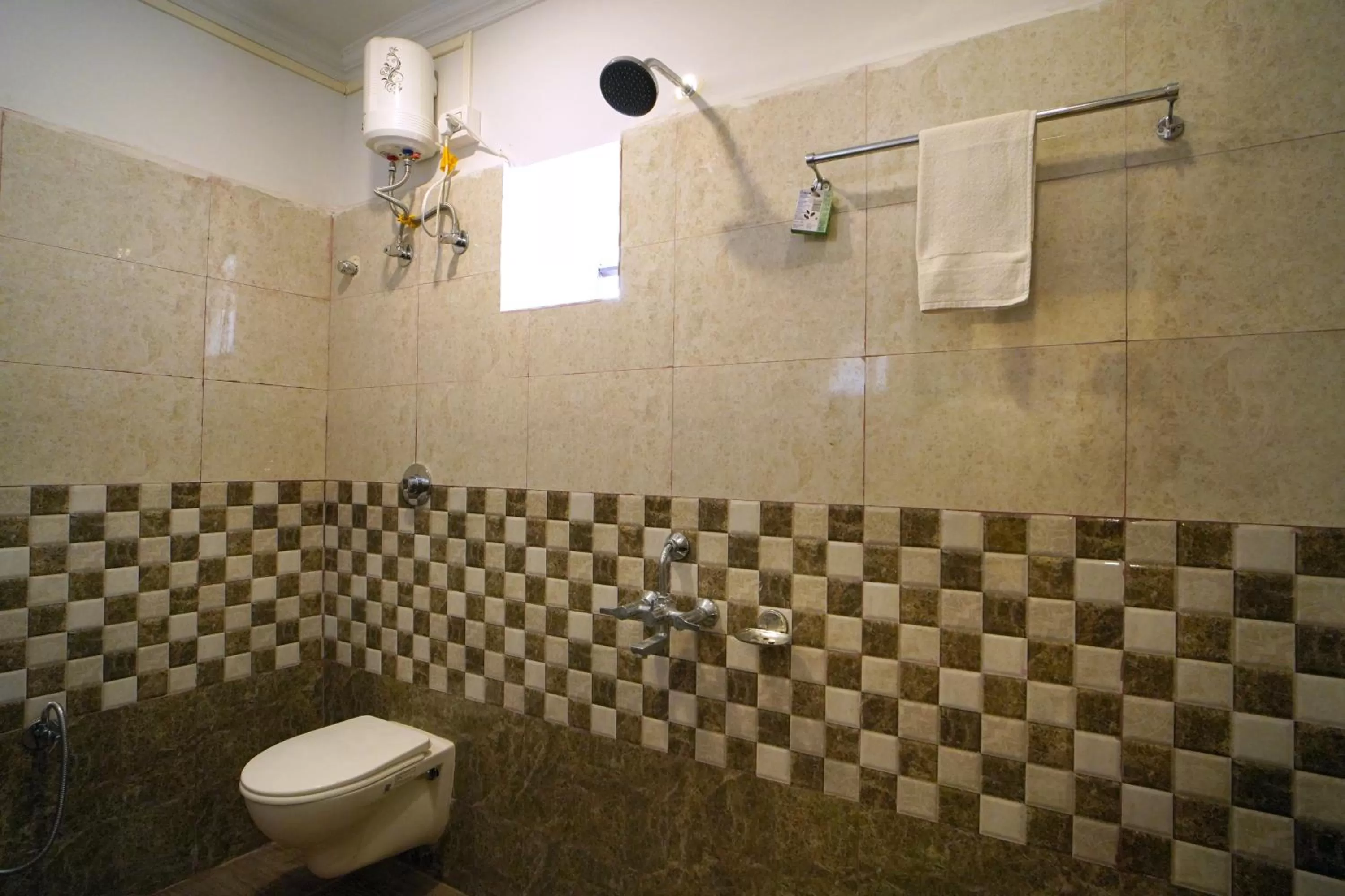 Shower, Bathroom in Royal Sea View