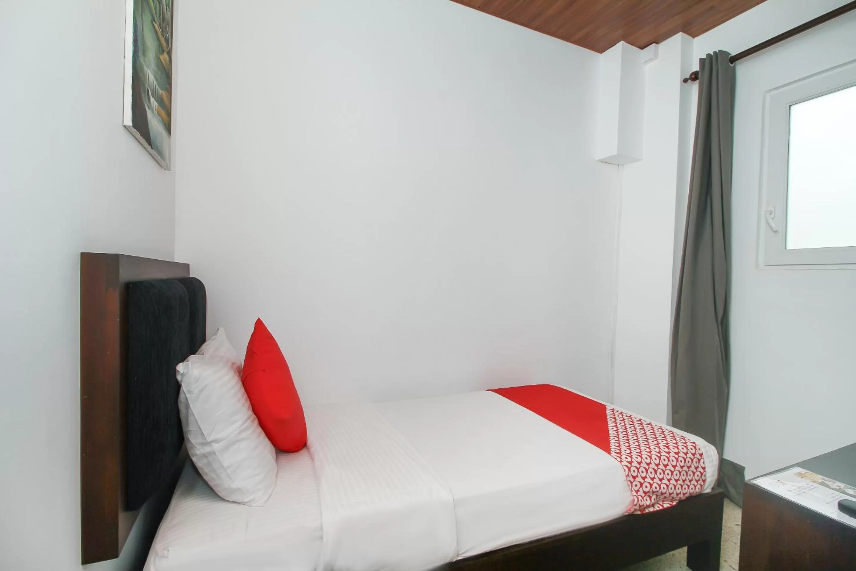 Bedroom, Bed in Hotel 198 Negombo