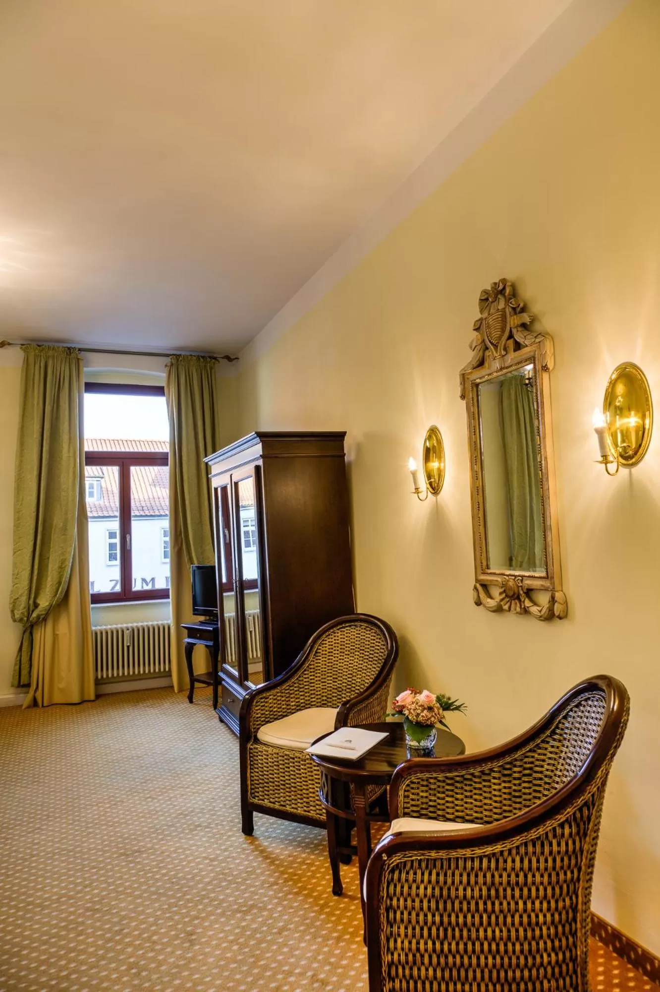 Seating area in Hotel Zum Bär