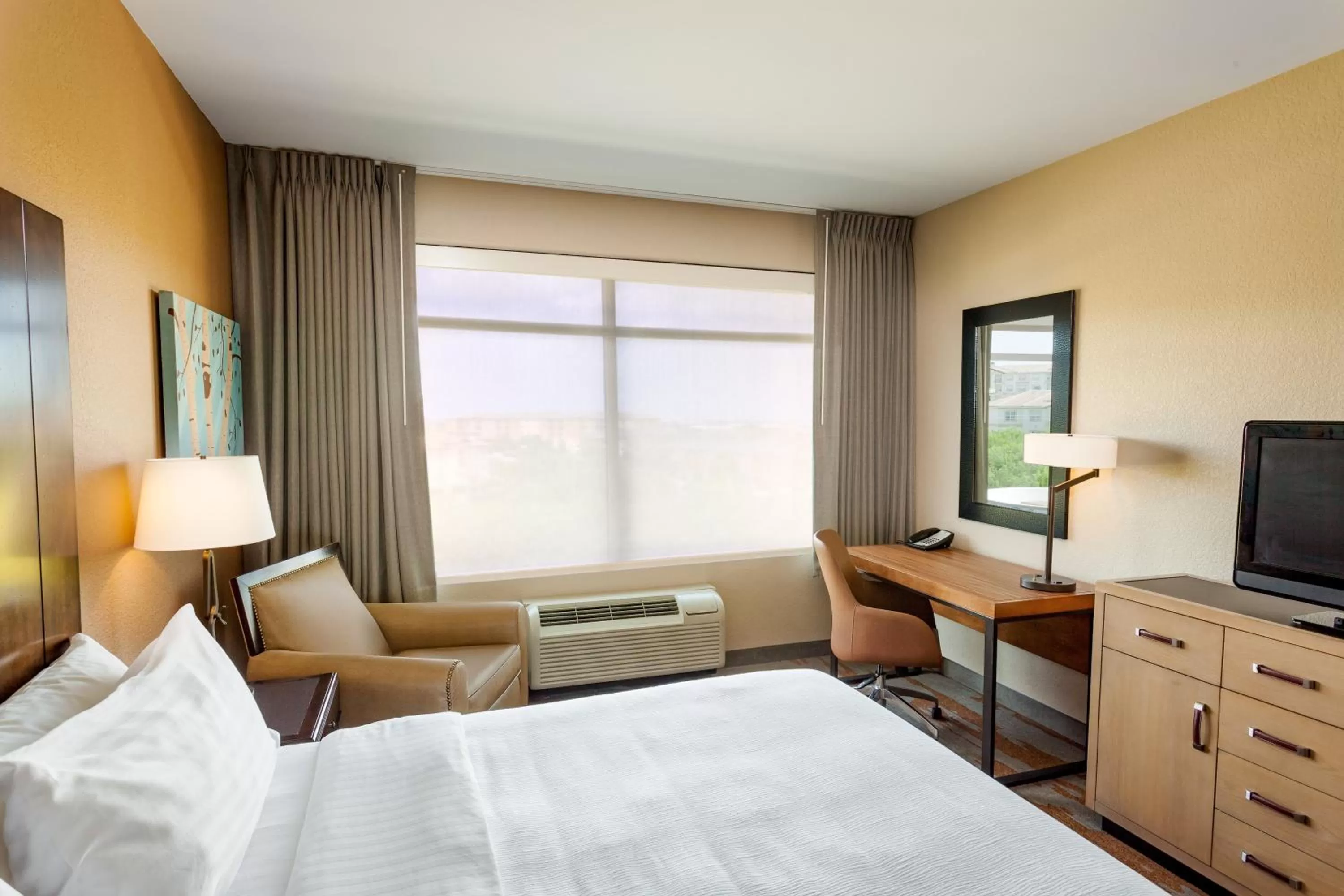 Photo of the whole room, Bed in Holiday Inn San Antonio Northwest- SeaWorld Area by IHG