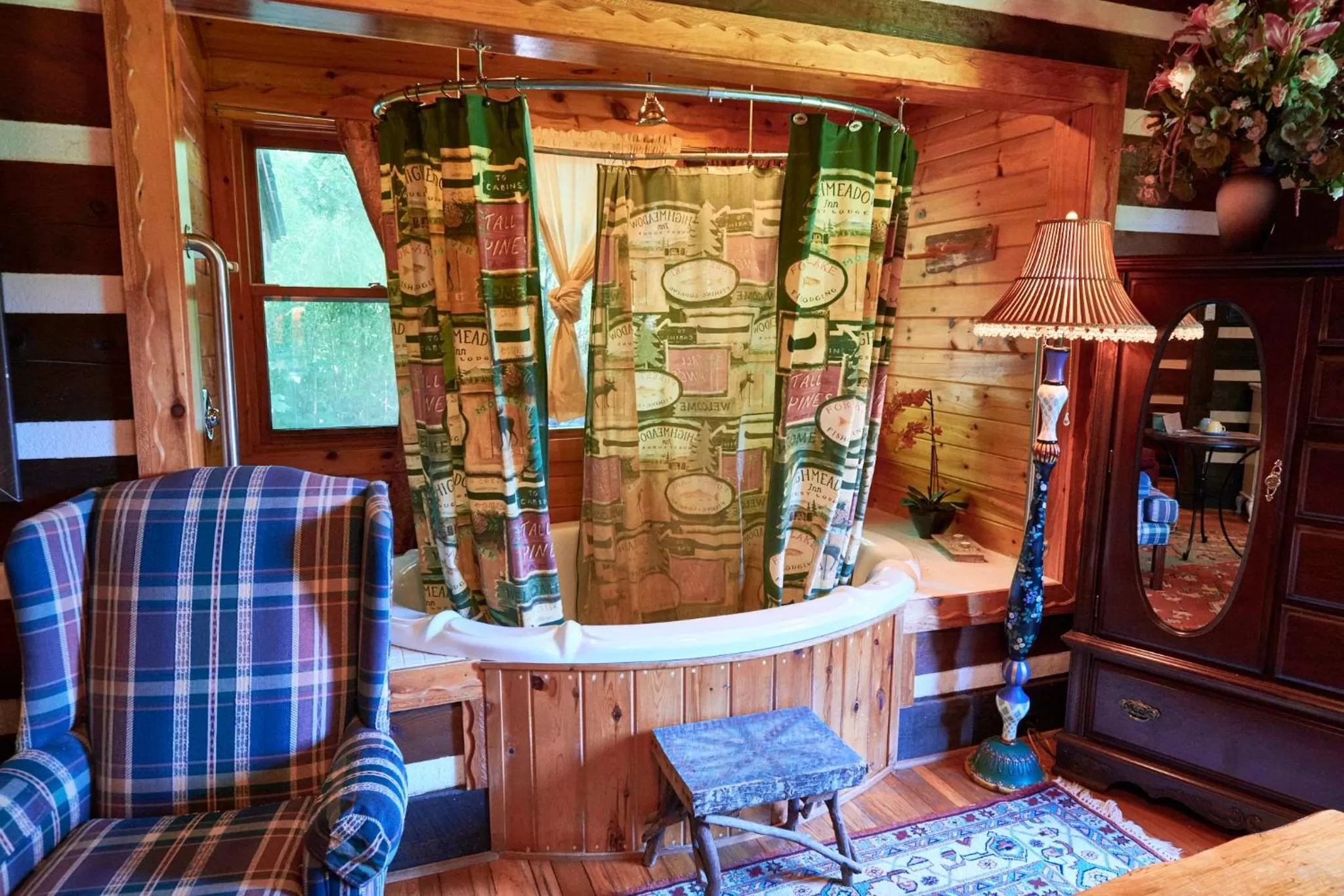 Creekwalk Inn Bed and Breakfast with Cabins