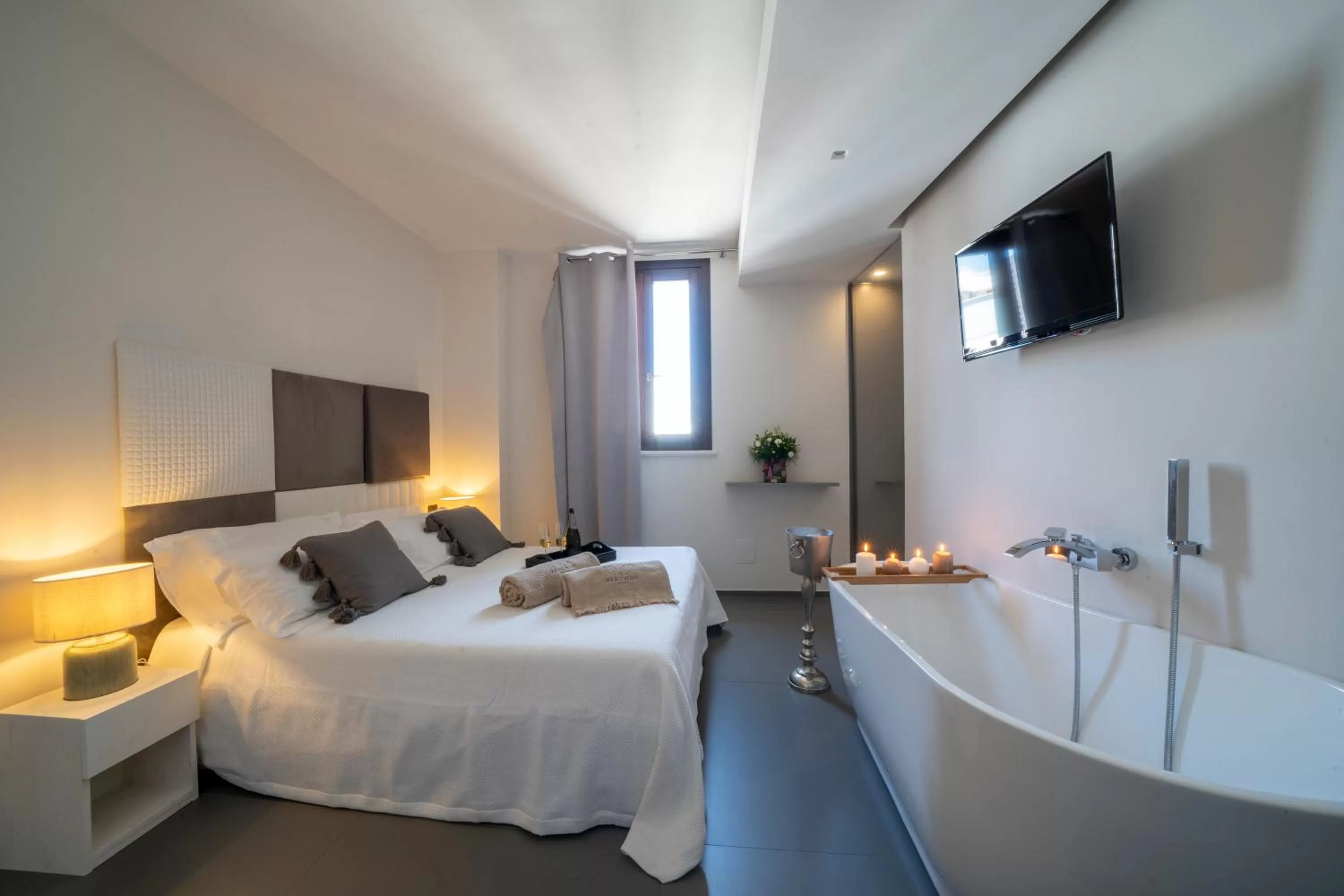 Bedroom in Dimora Valmar Luxury Charm