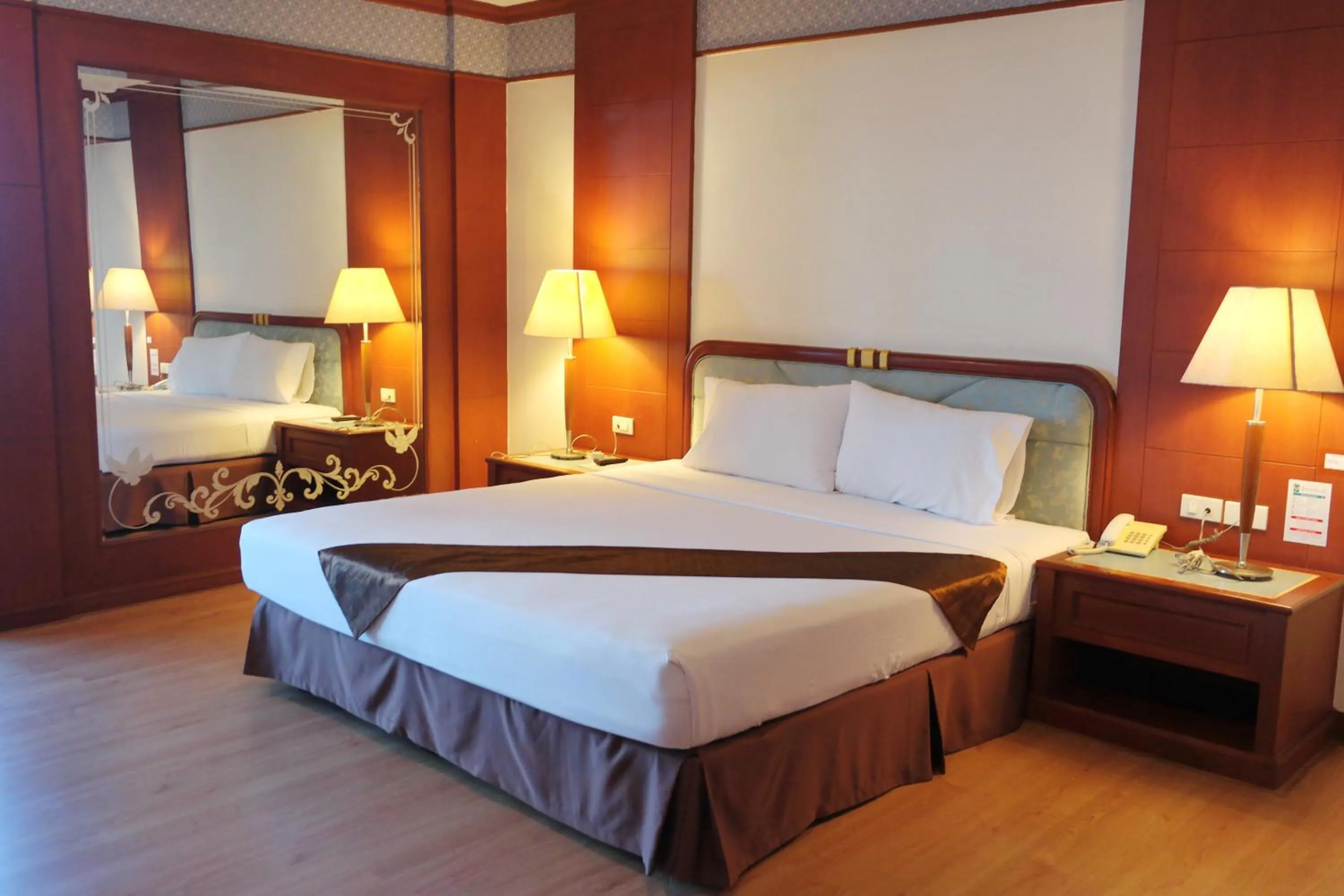 Bedroom, Bed in Grand Park Hotel