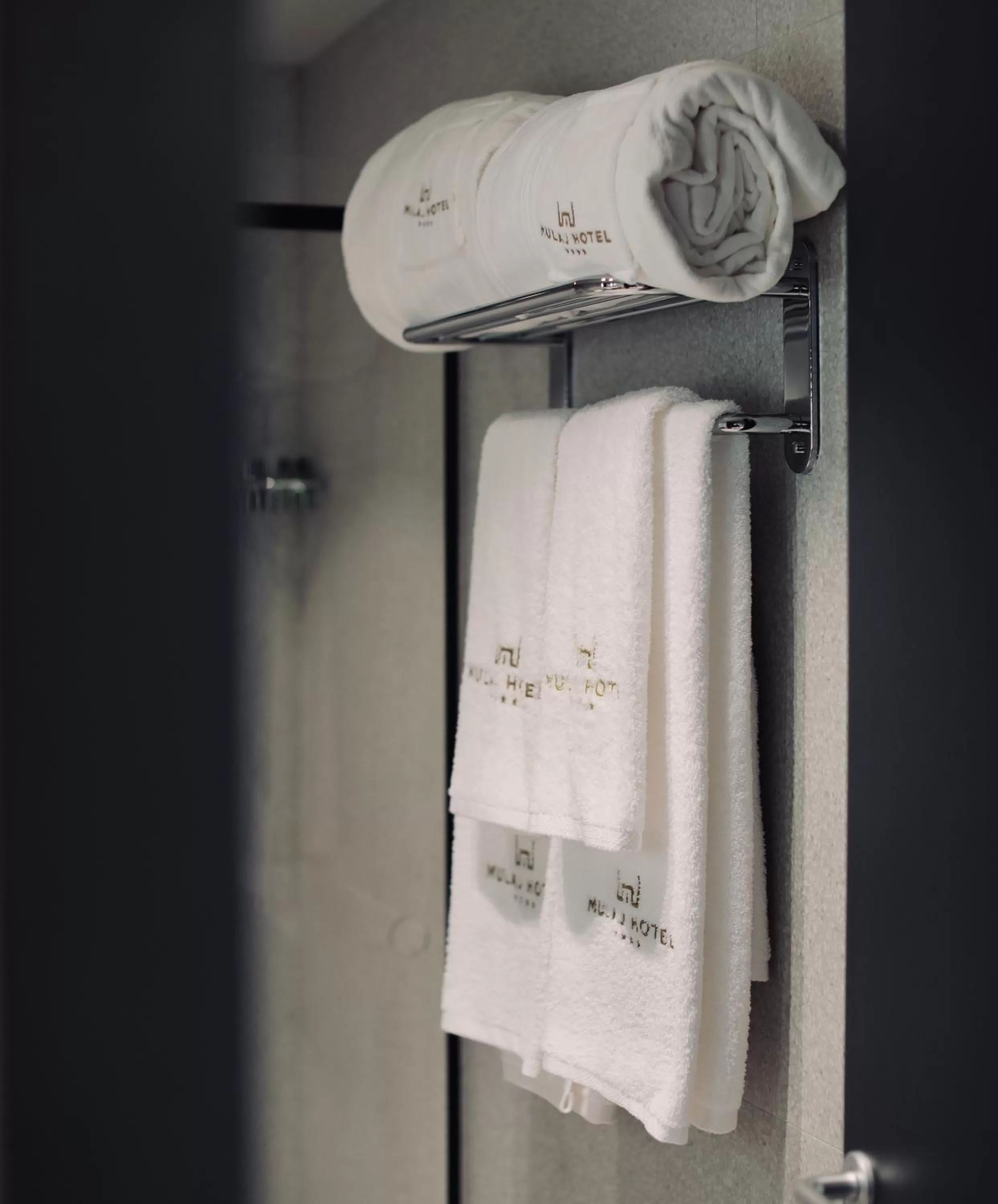 Bathroom in Mulaj Hotel