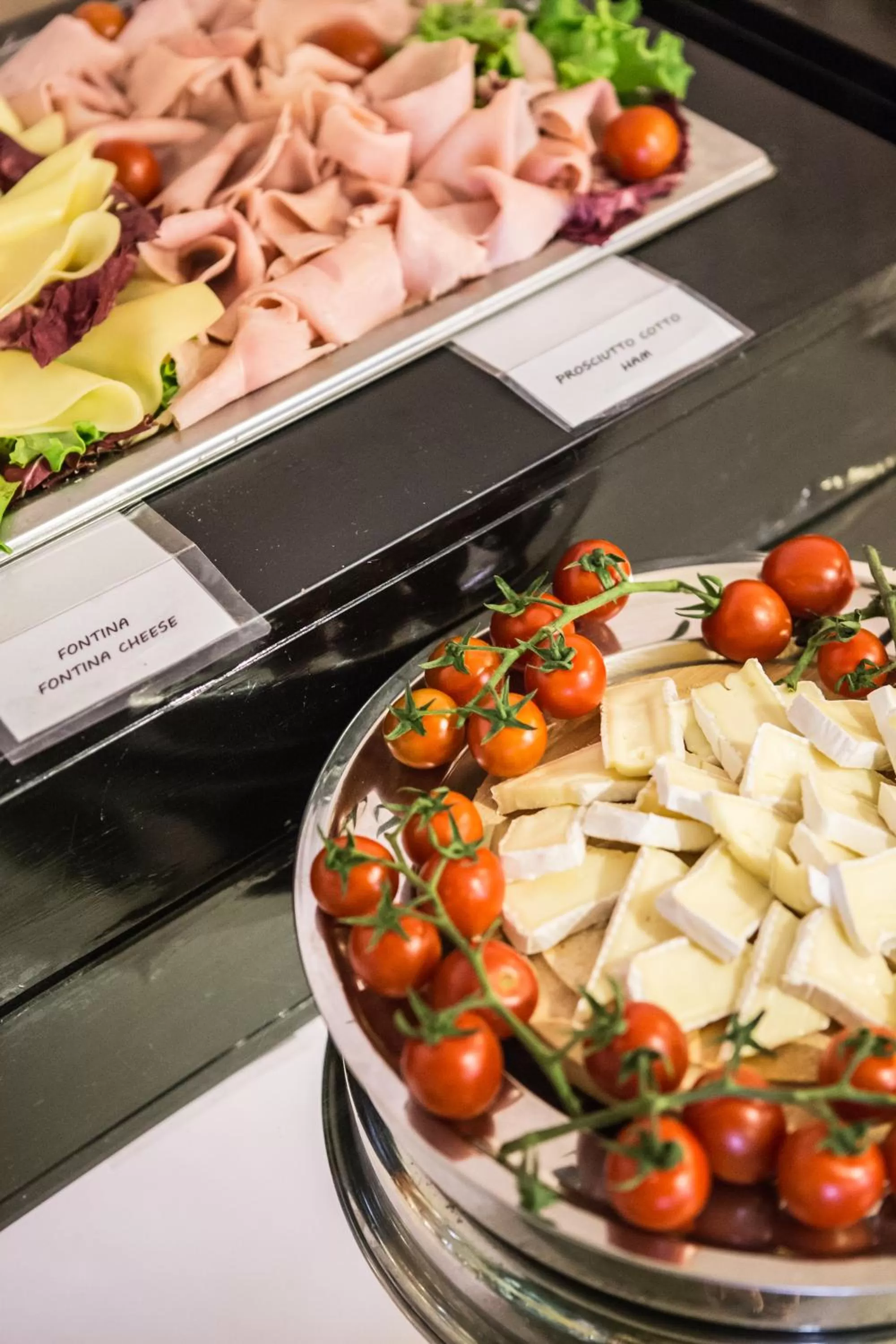 Food and drinks in Hotel Mirage