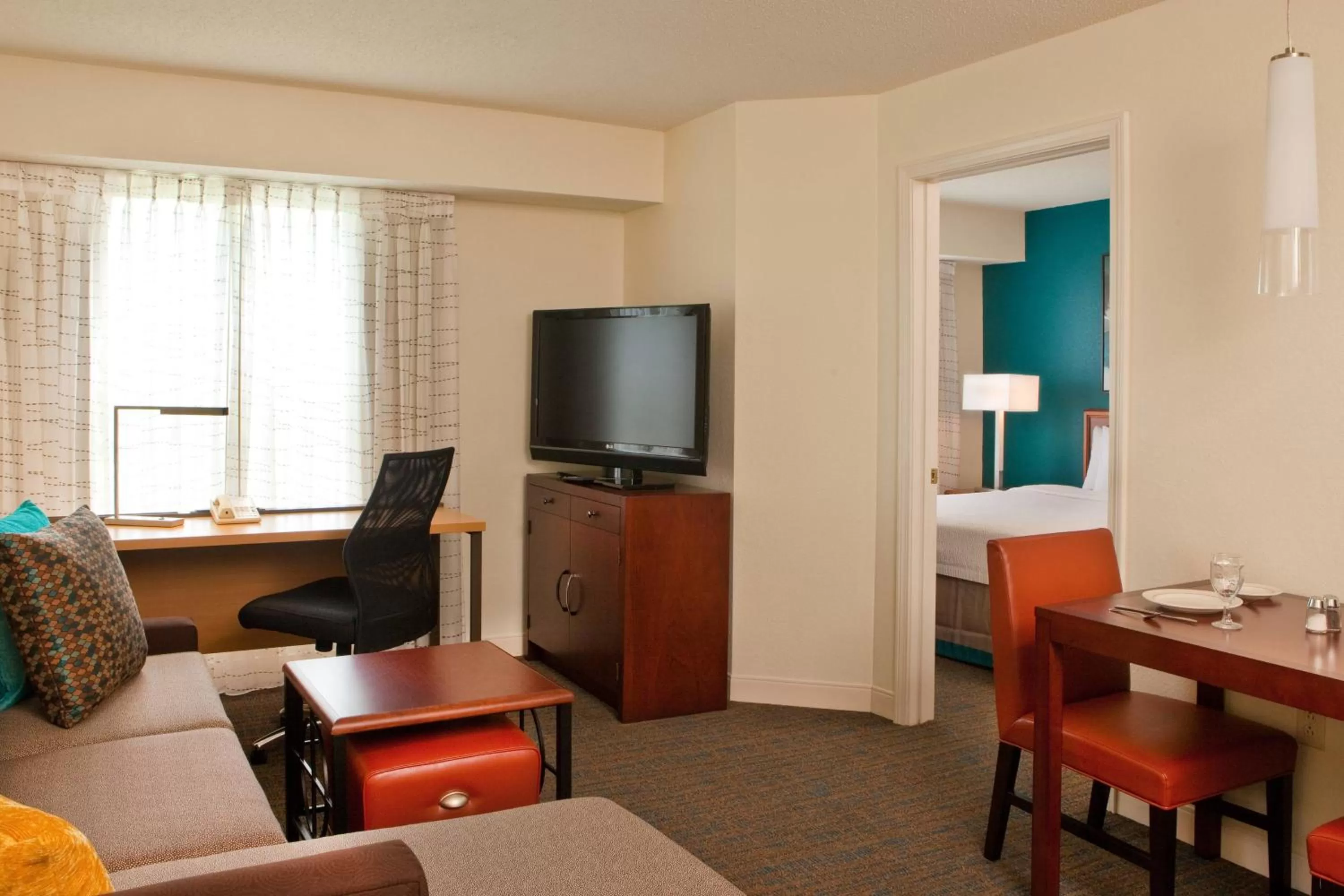 One-Bedroom Queen Suite in Residence Inn Hartford Manchester
