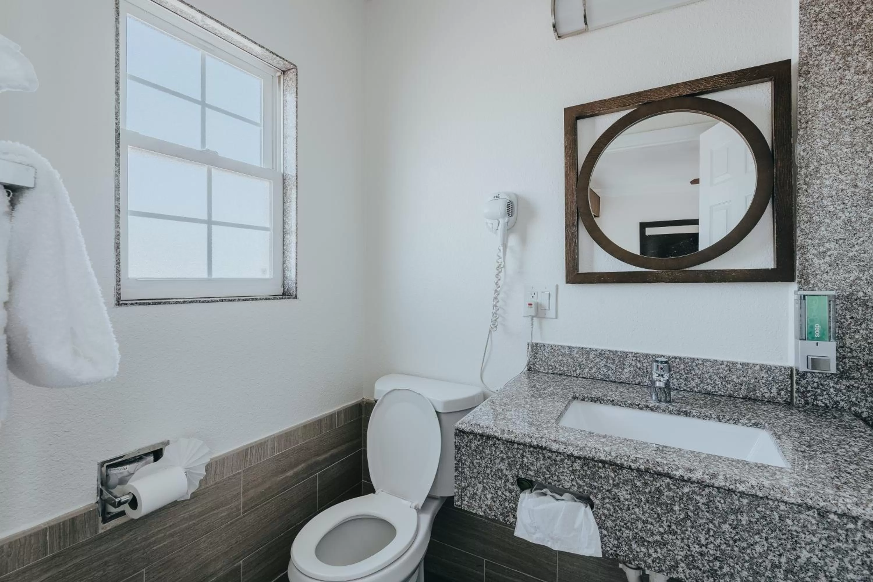 Bathroom in Sea Air Inn & Suites - Downtown - Restaurant Row