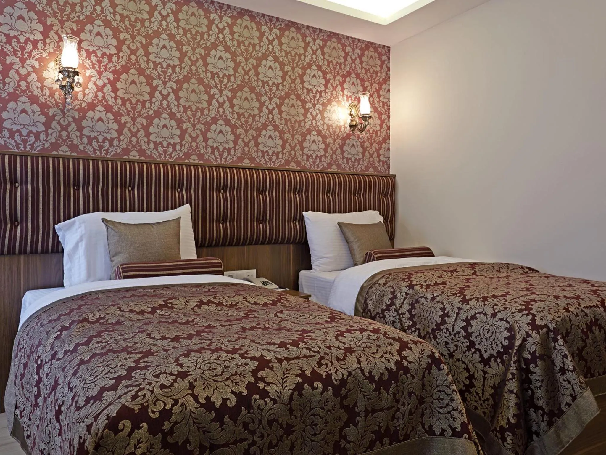 Photo of the whole room, Bed in Marmara Place Old City Hotel