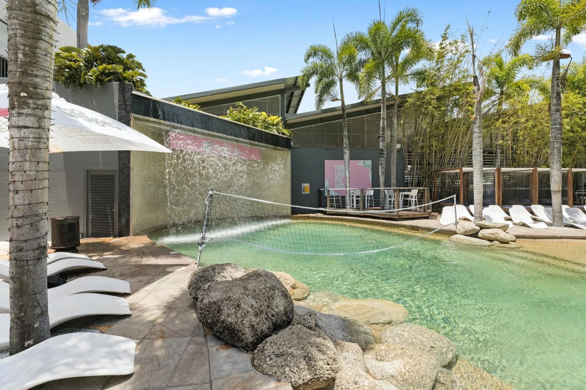 Day in Gilligan's Hotel & Resort Cairns