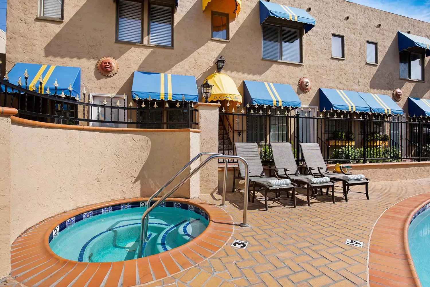 Hot Tub in El Cordova