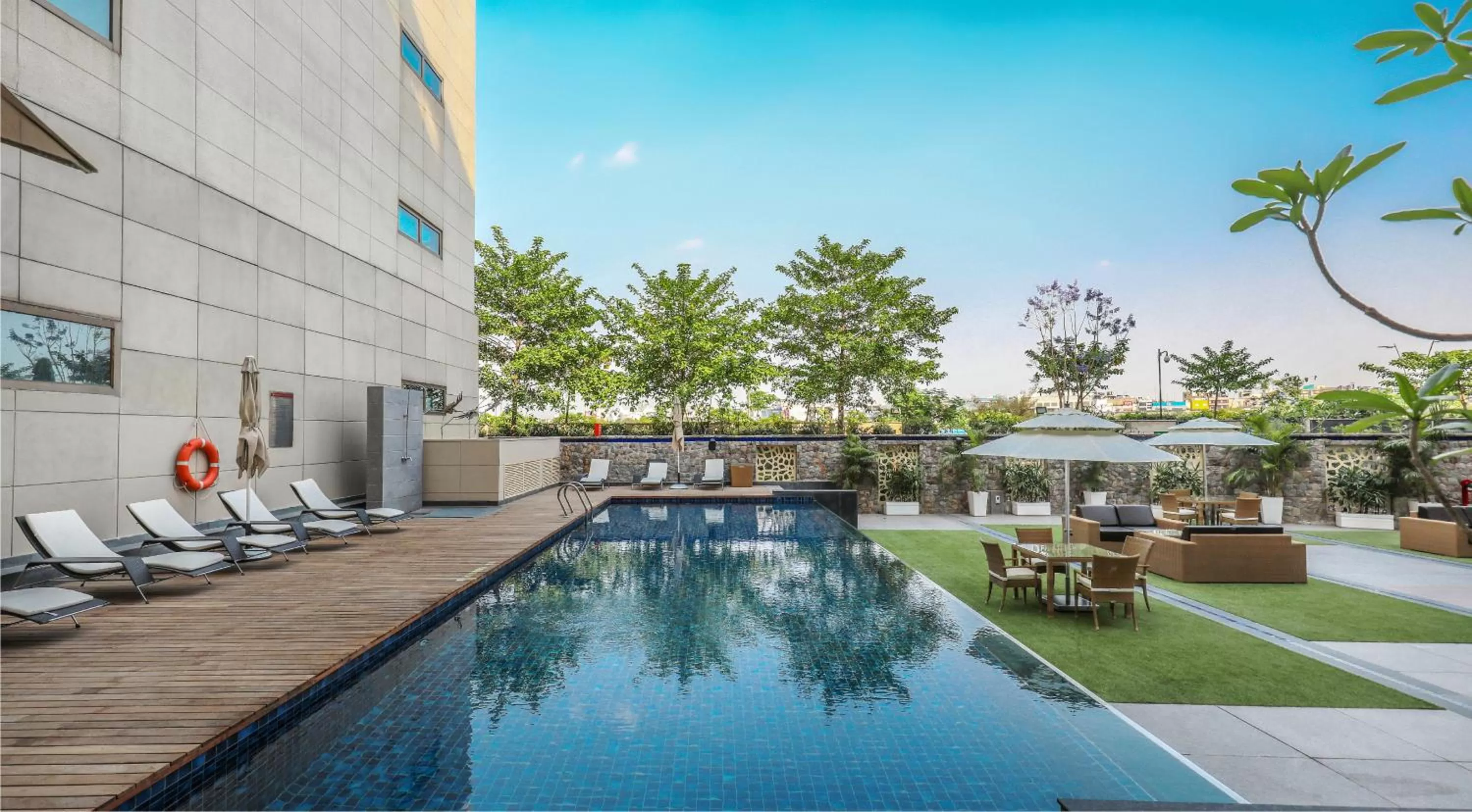 Swimming pool in ibis New Delhi Aerocity - An Accor Brand