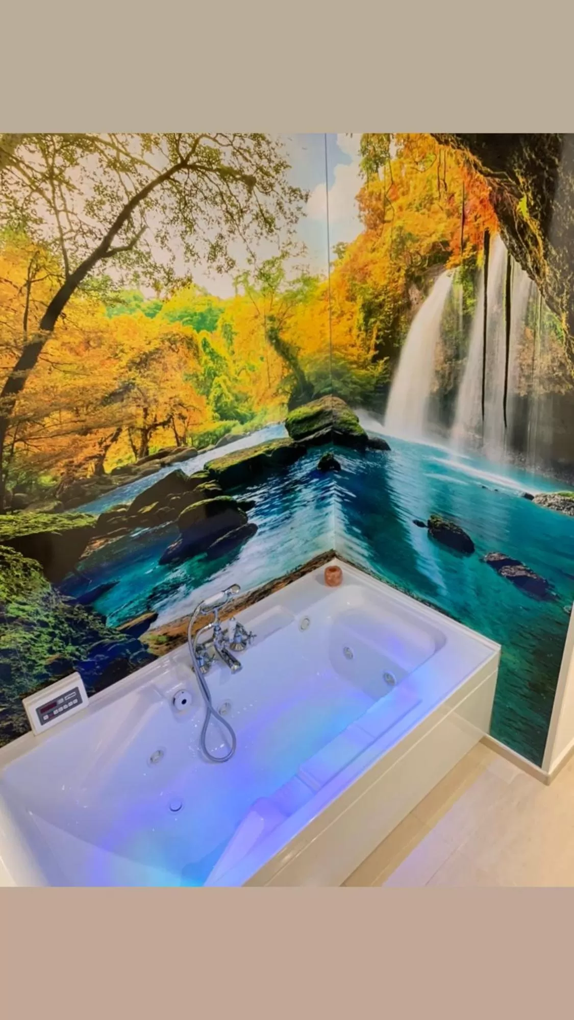 Hot Tub, Swimming Pool in Beppe House