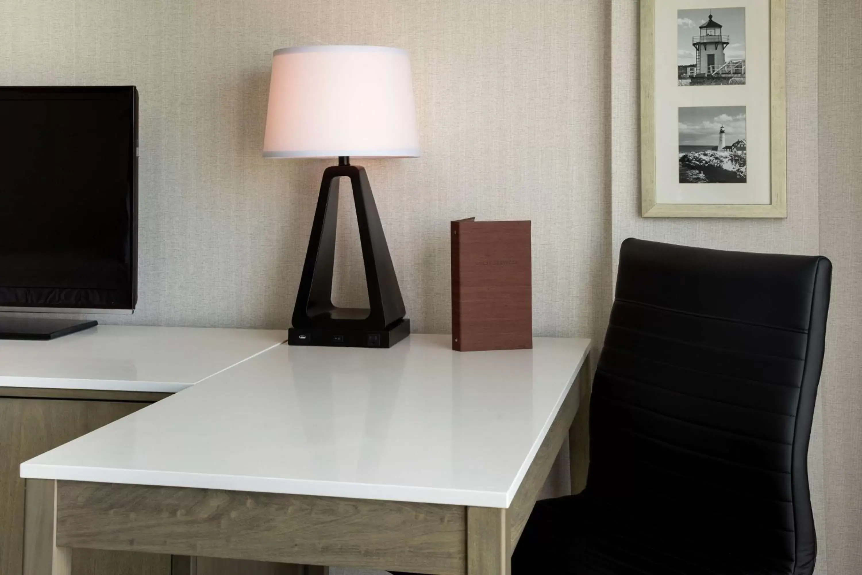 Junior King Suite in DoubleTree by Hilton Portland, ME Junior King Suite in DoubleTree by Hilton Portland, ME