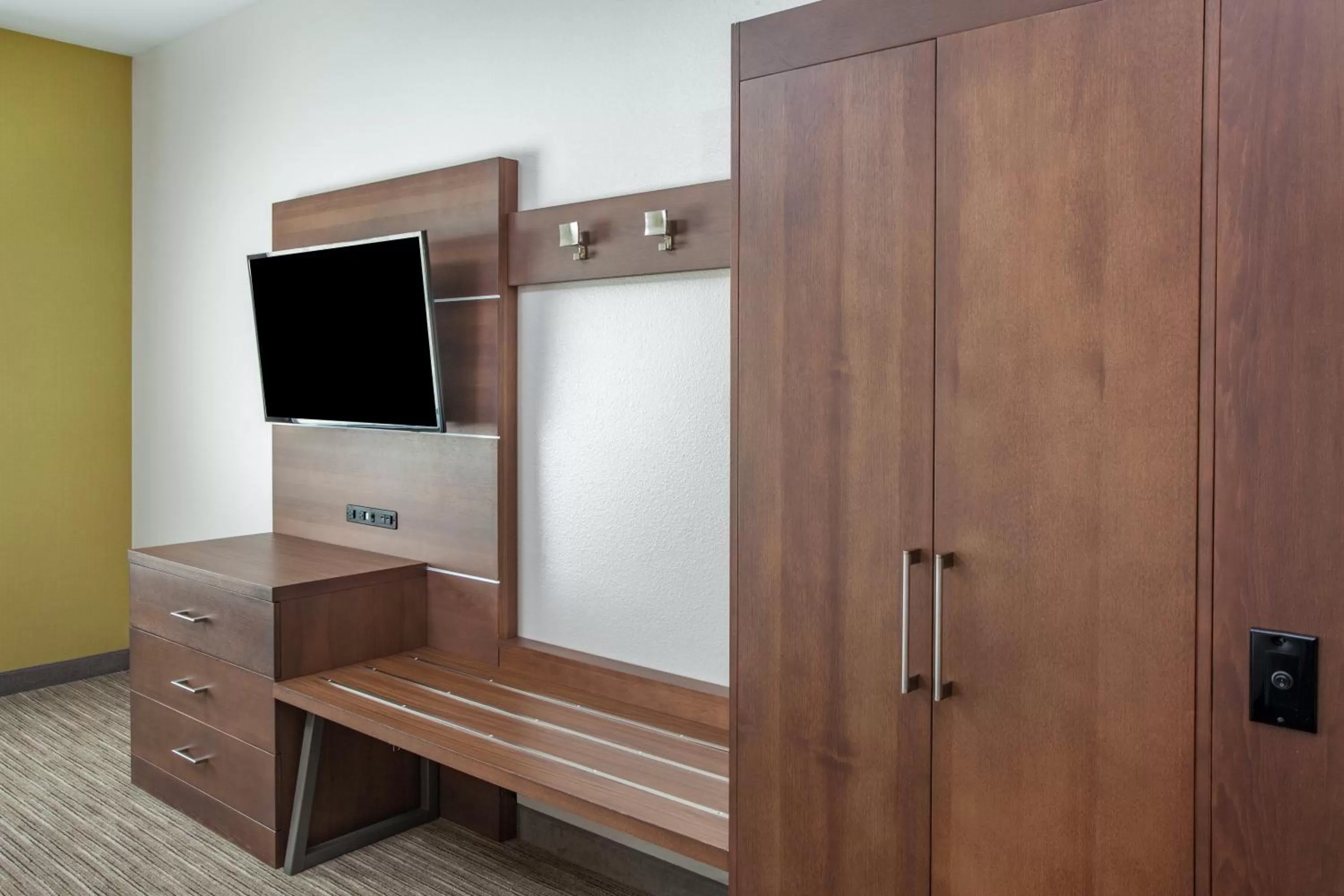 Photo of the whole room in Holiday Inn Express & Suites Texarkana by IHG