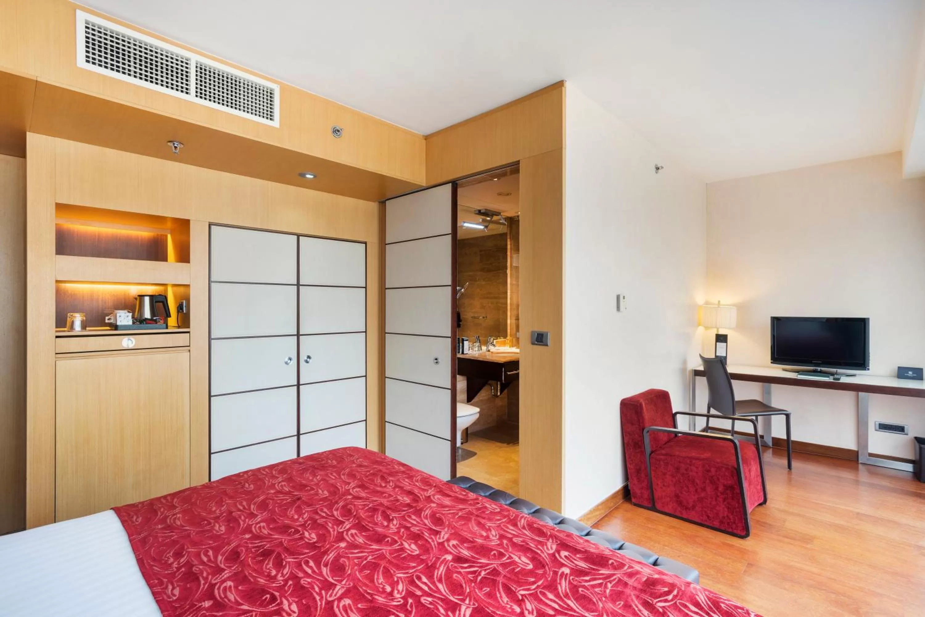 Bathroom, Bed in Exe Budapest Center