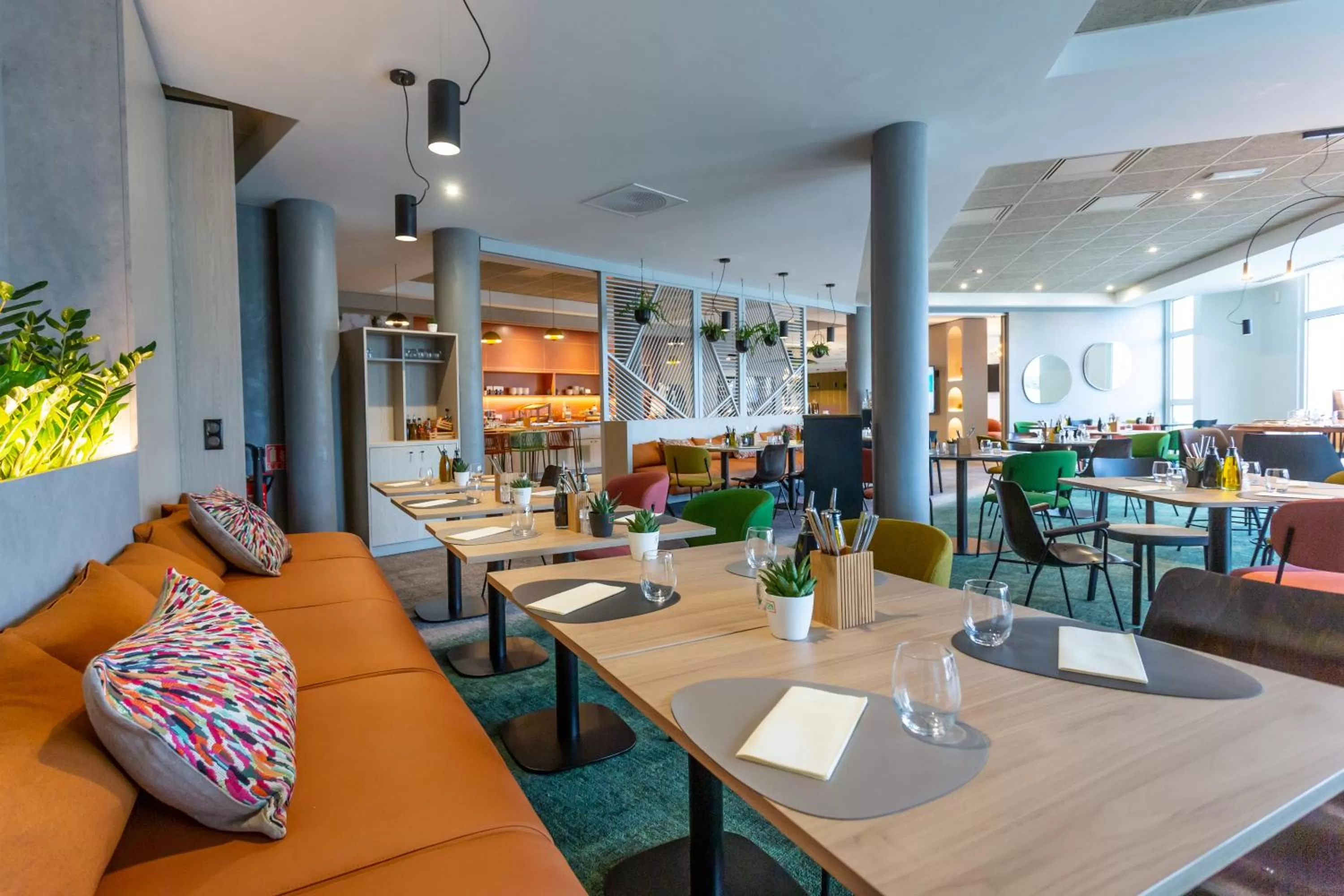 Restaurant/places to eat in Novotel Bourges