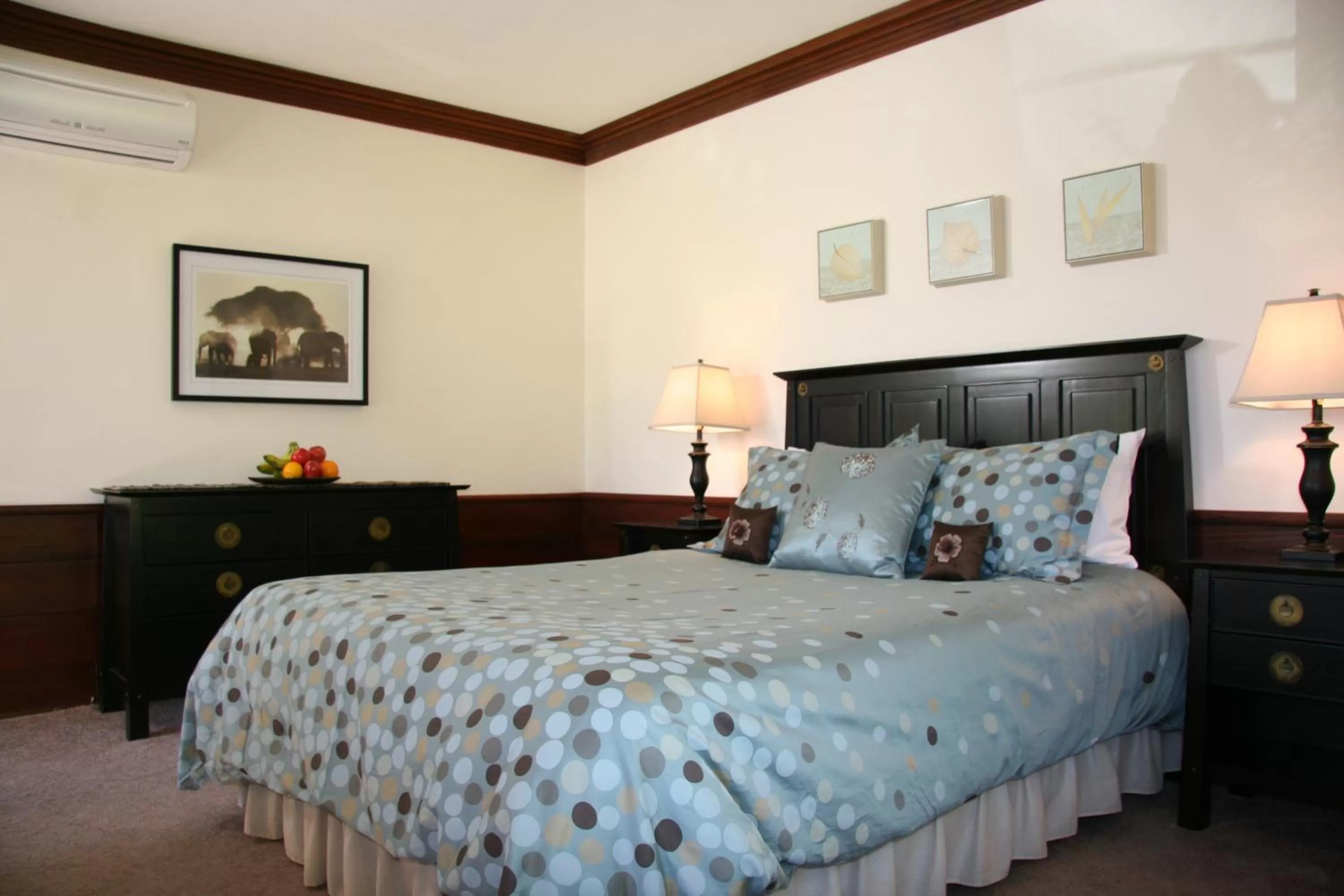 Bedroom, Bed in Ojai Retreat & Inn